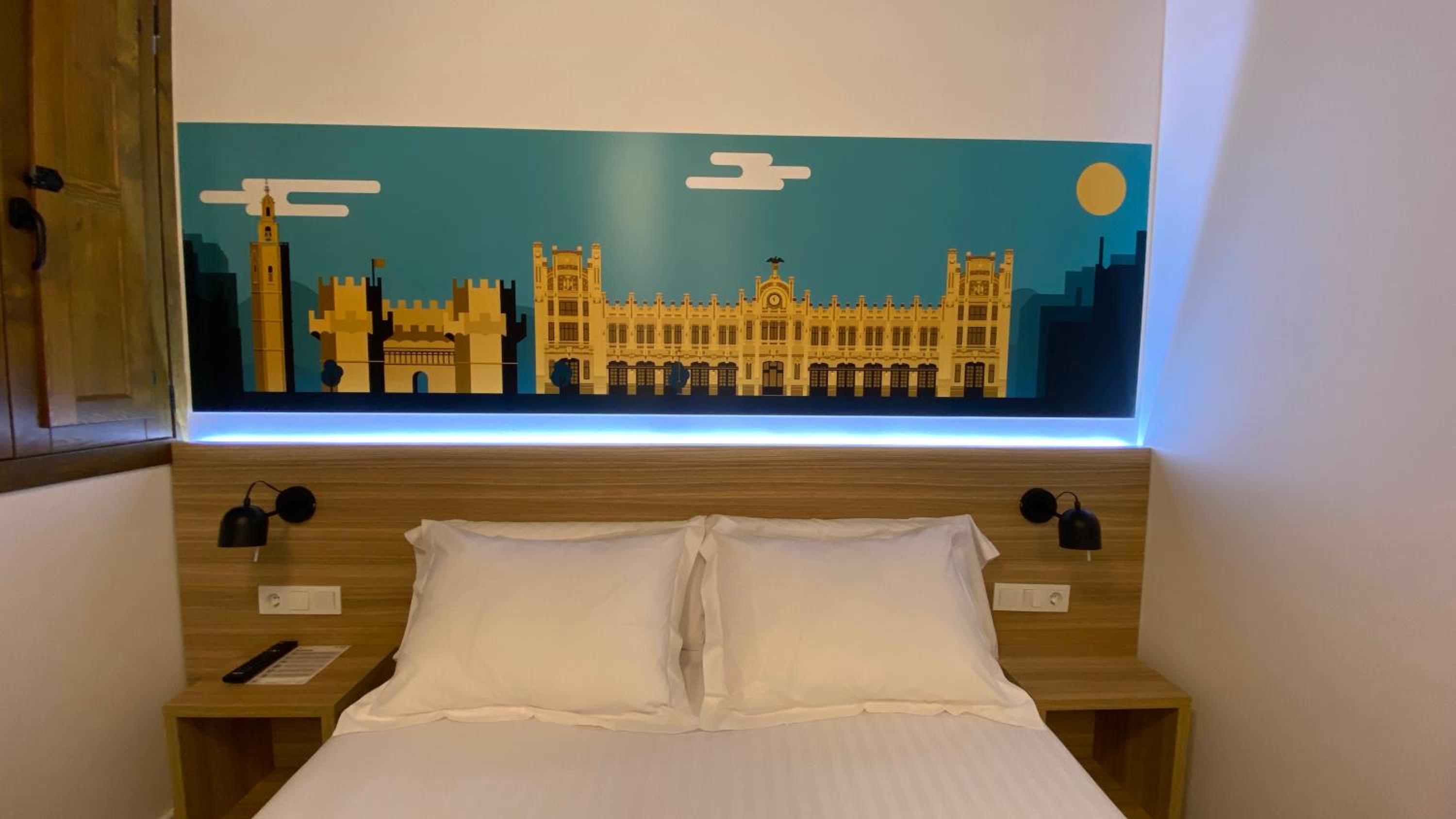 Hotel Original Domino House en Valencia — hotel room