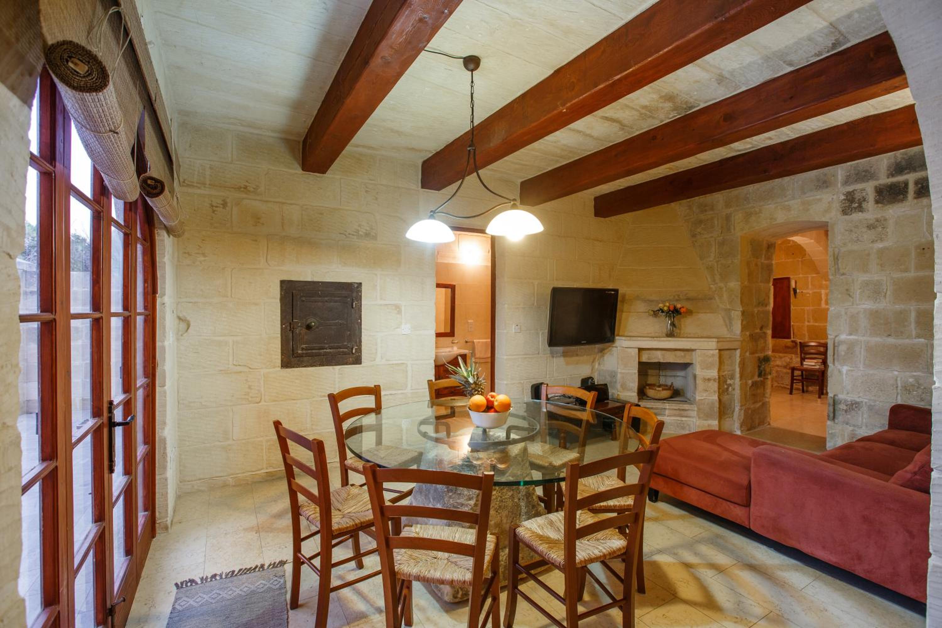 5 Bedroom Farmhouse with Private Pool & Views view 5
