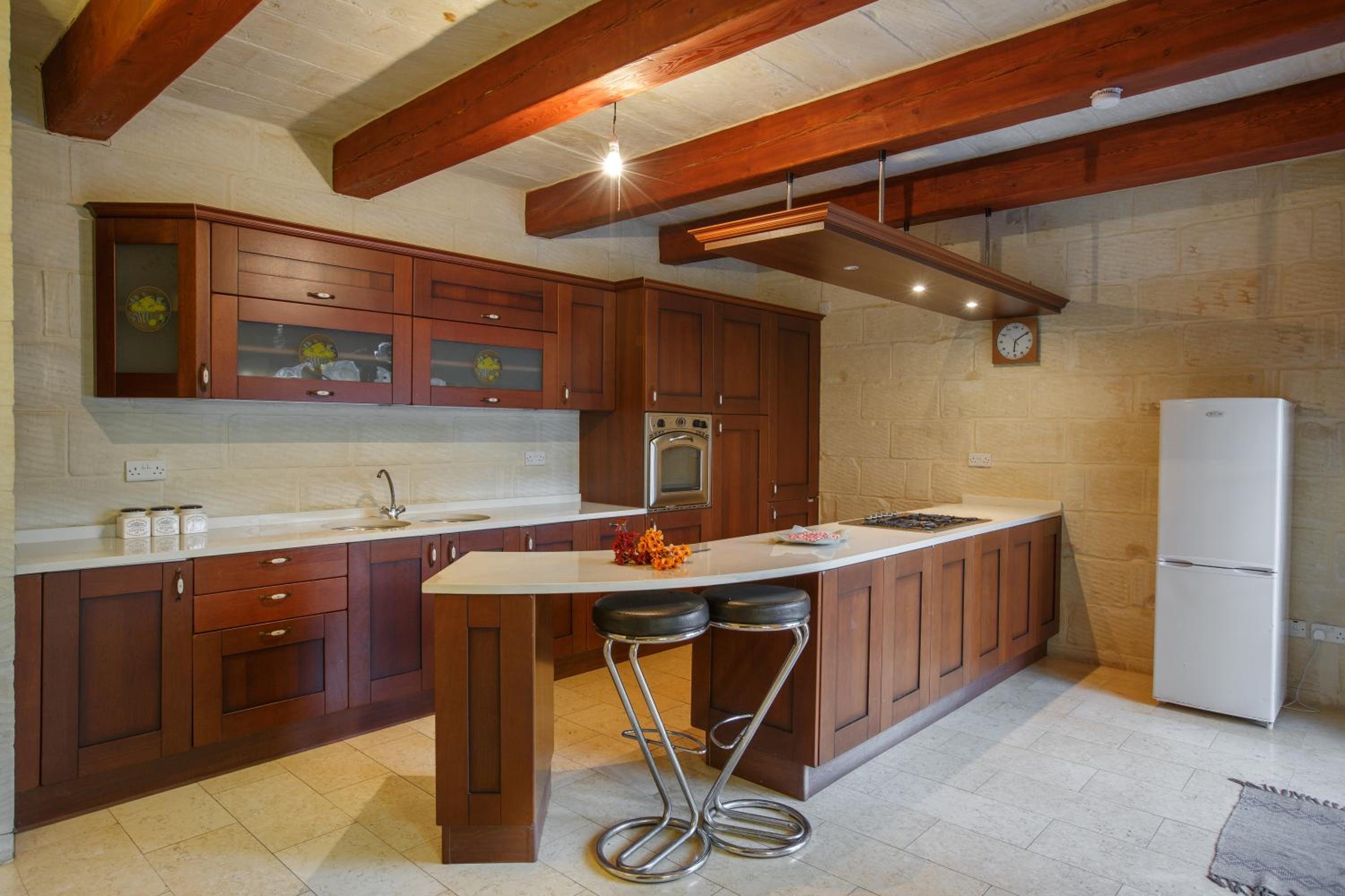 5 Bedroom Farmhouse with Private Pool & Views view 3