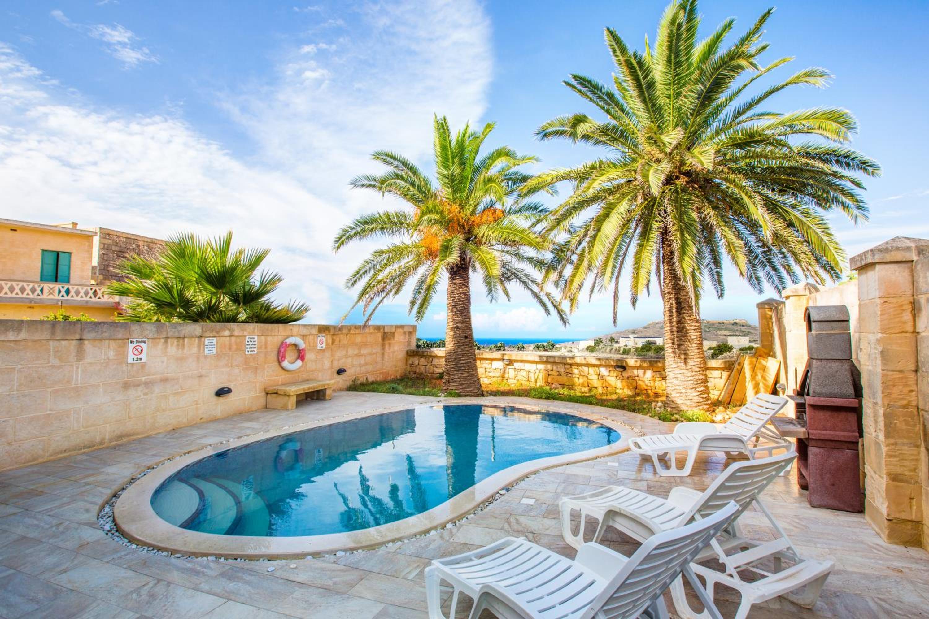 5 Bedroom Farmhouse with Private Pool & Views view 2
