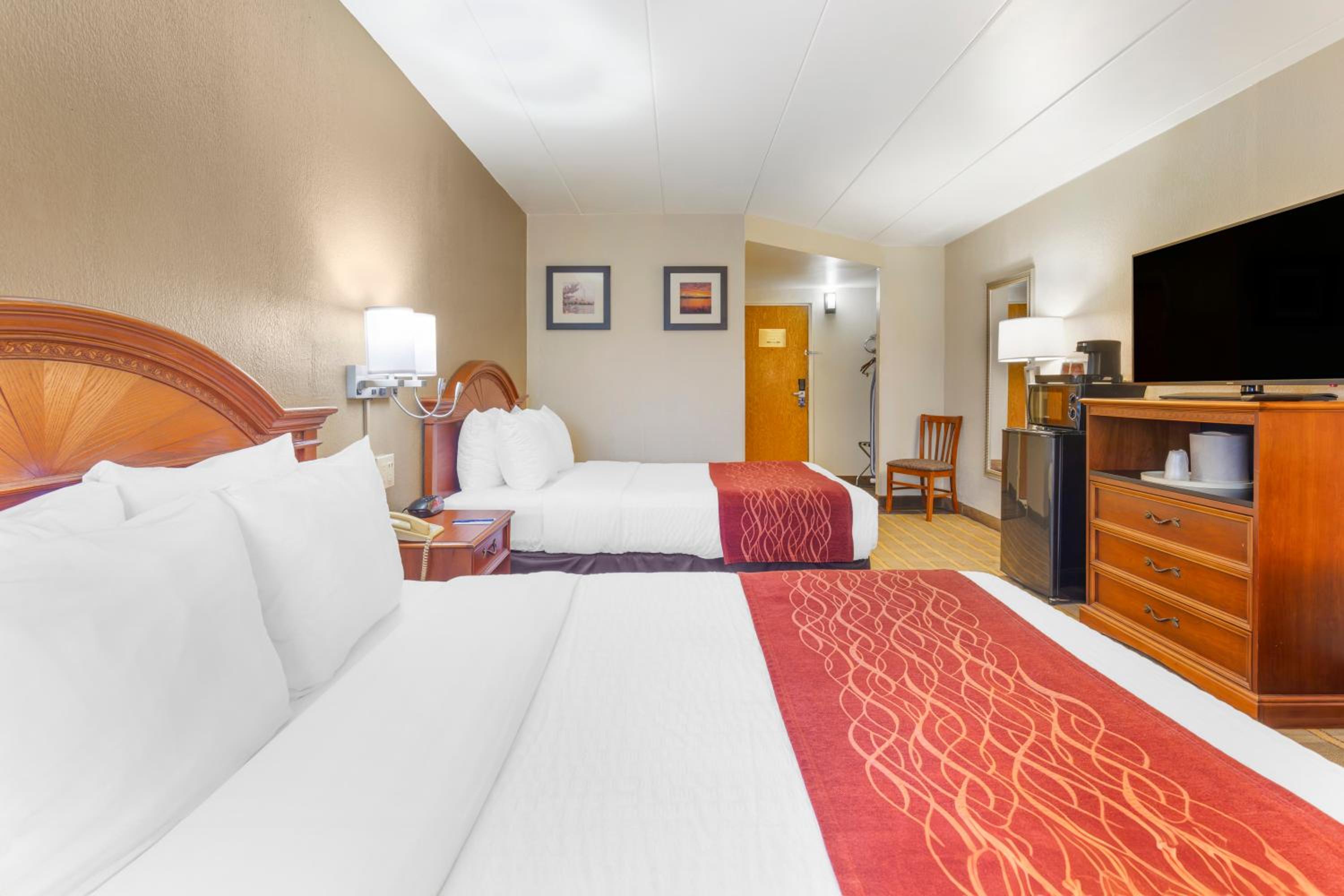 Comfort Inn University Center - Property Image 6