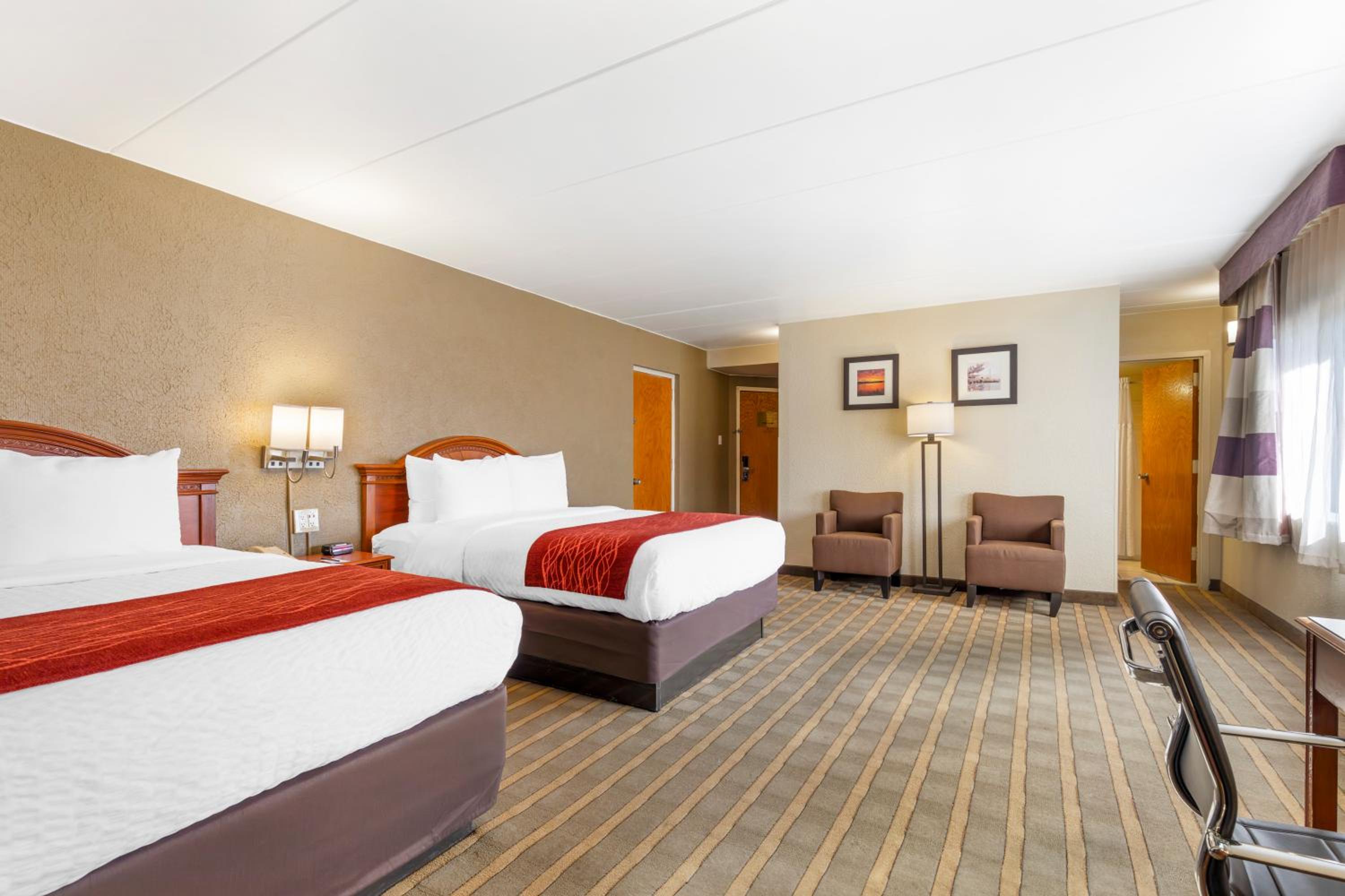 Comfort Inn University Center - Property Image 9