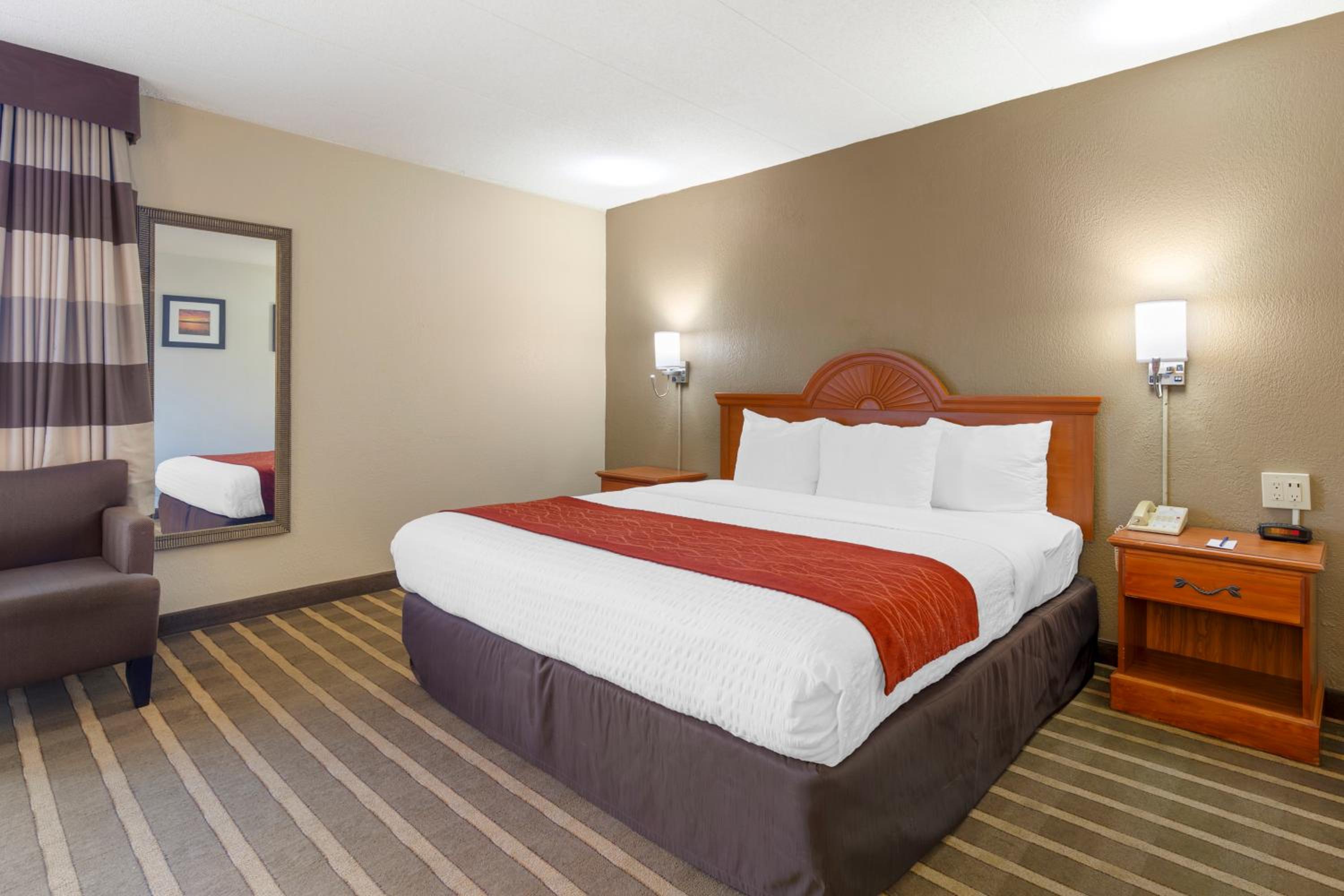 Comfort Inn University Center - Property Image 11