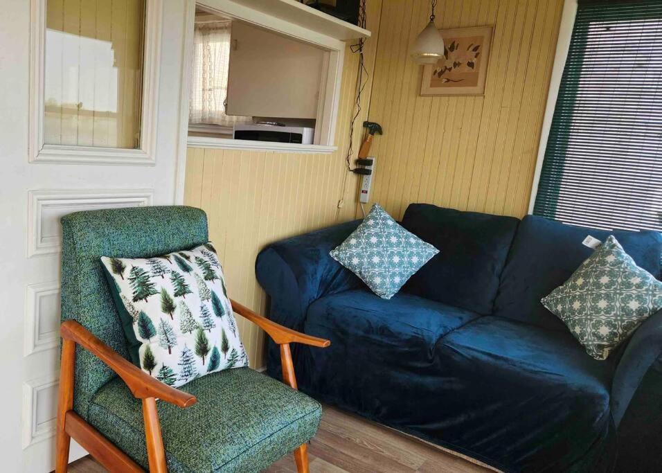 Skylight Waterfront home w/ amazing view/dock/boat