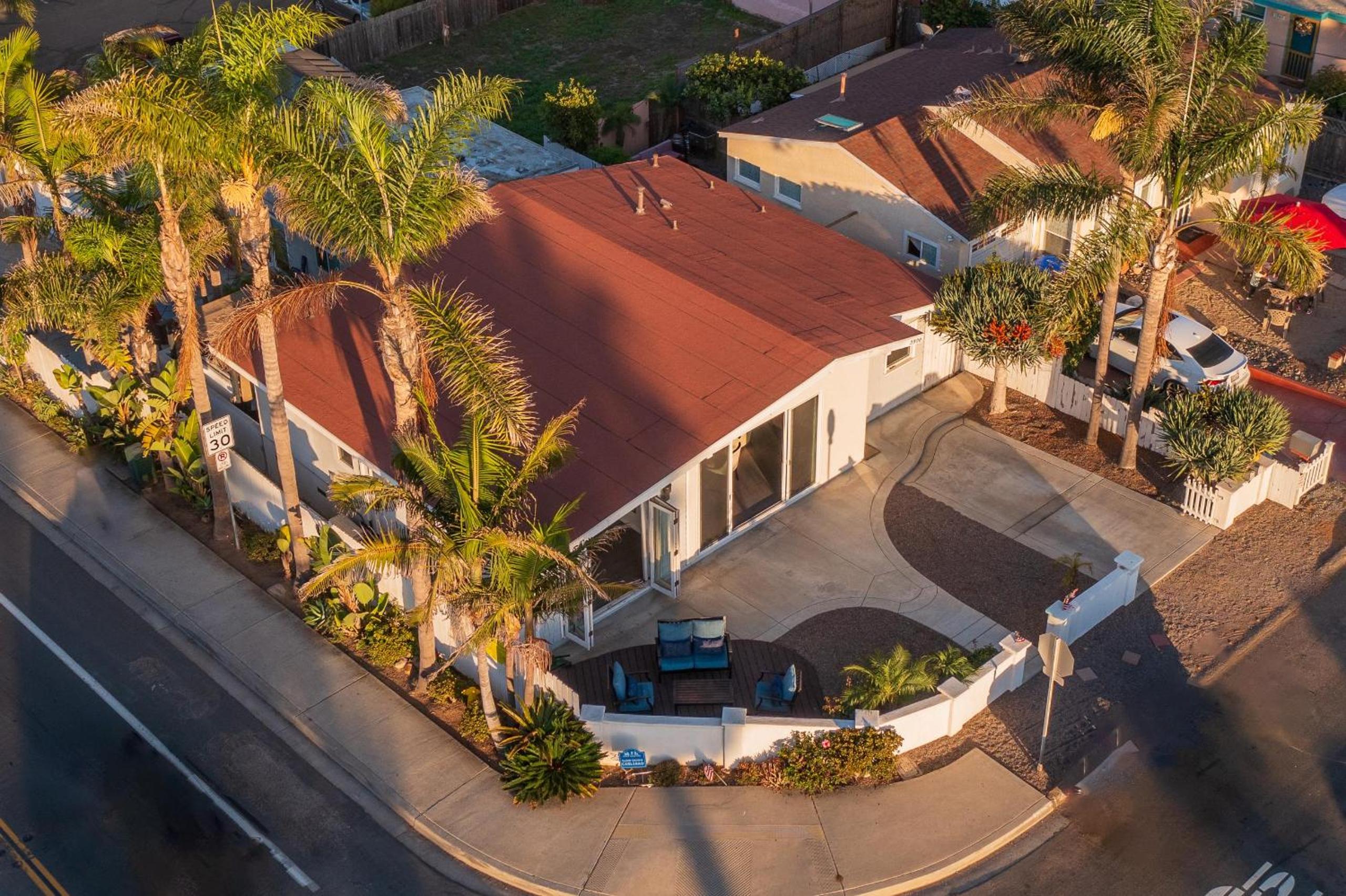 CB-3900A - Coastal Carlsbad Surfer's Dream view 3