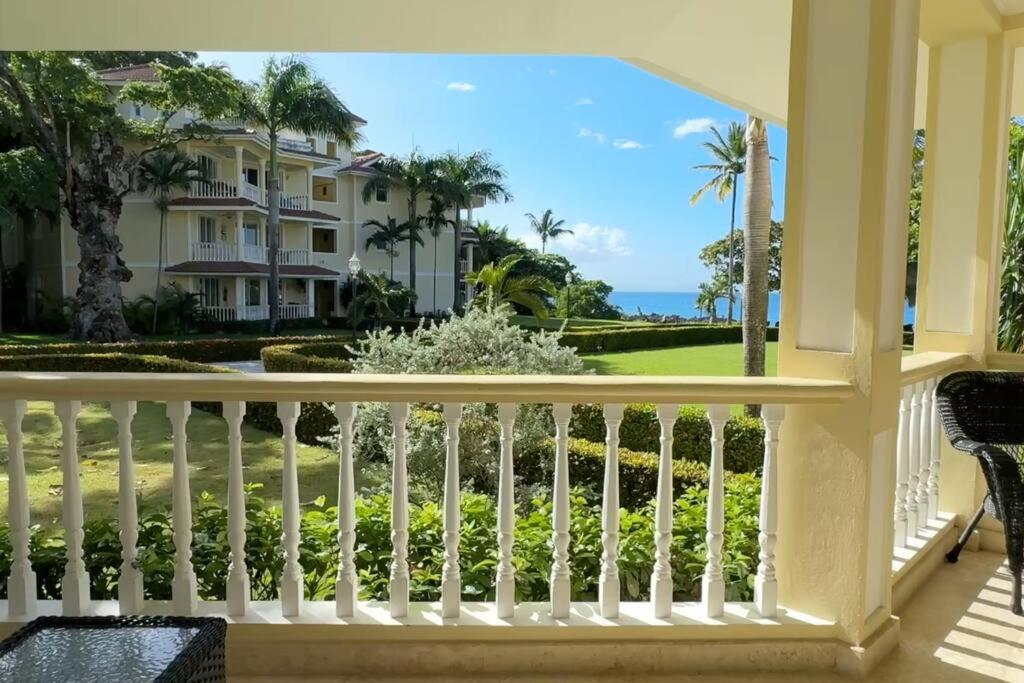 Oceanfront Hispaniola Apartment