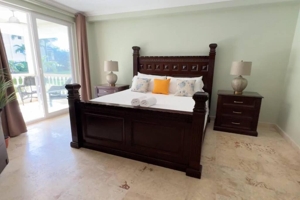 Oceanfront Hispaniola Apartment