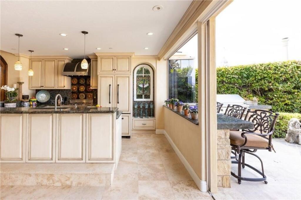 Luxury on the Water-Spectacular Views view 5