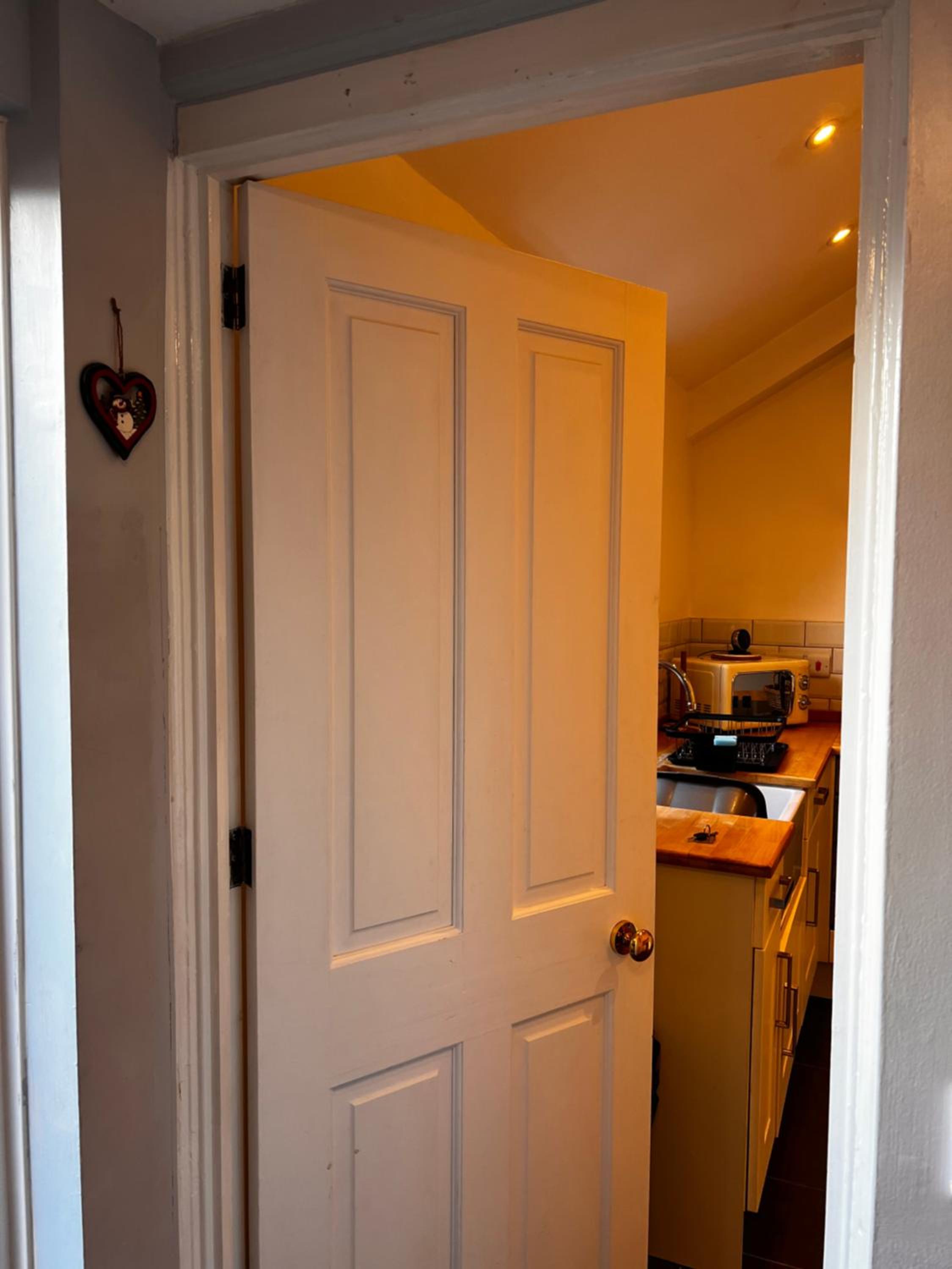 Cartref - Fully equipped and stunning town flat view 5