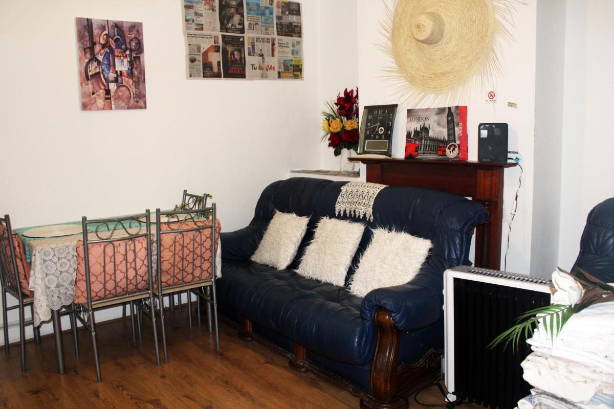 cozy rooms in London Townhouse fast links to Central