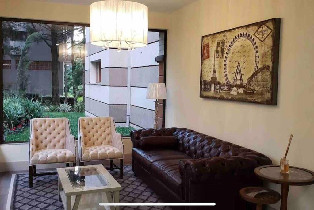 Luxo e Conforto a 400 metros da Rua Coberta