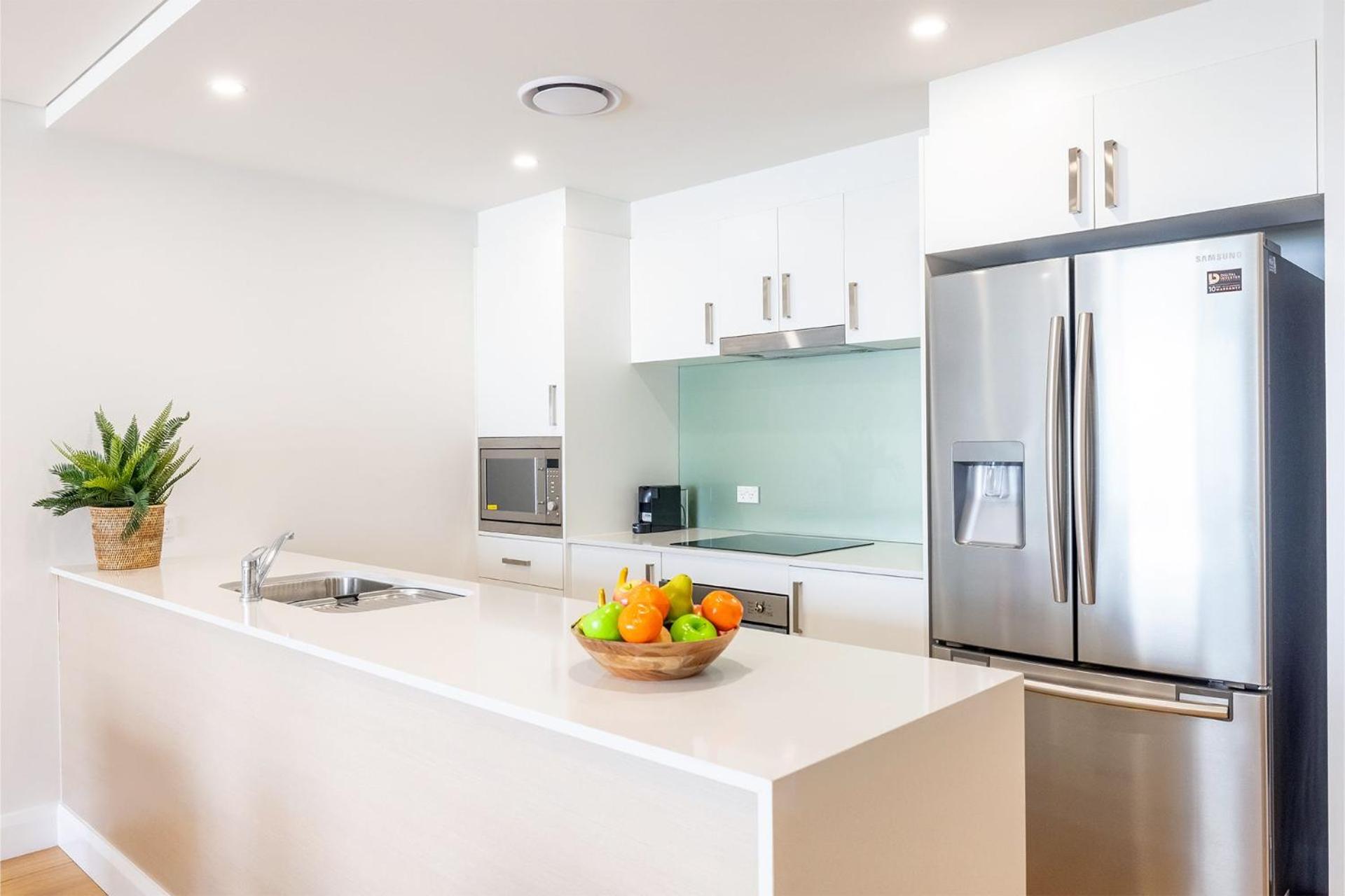 The Shoal, 508, Bullecourt St - stunning views, air con, lift and Wi-Fi