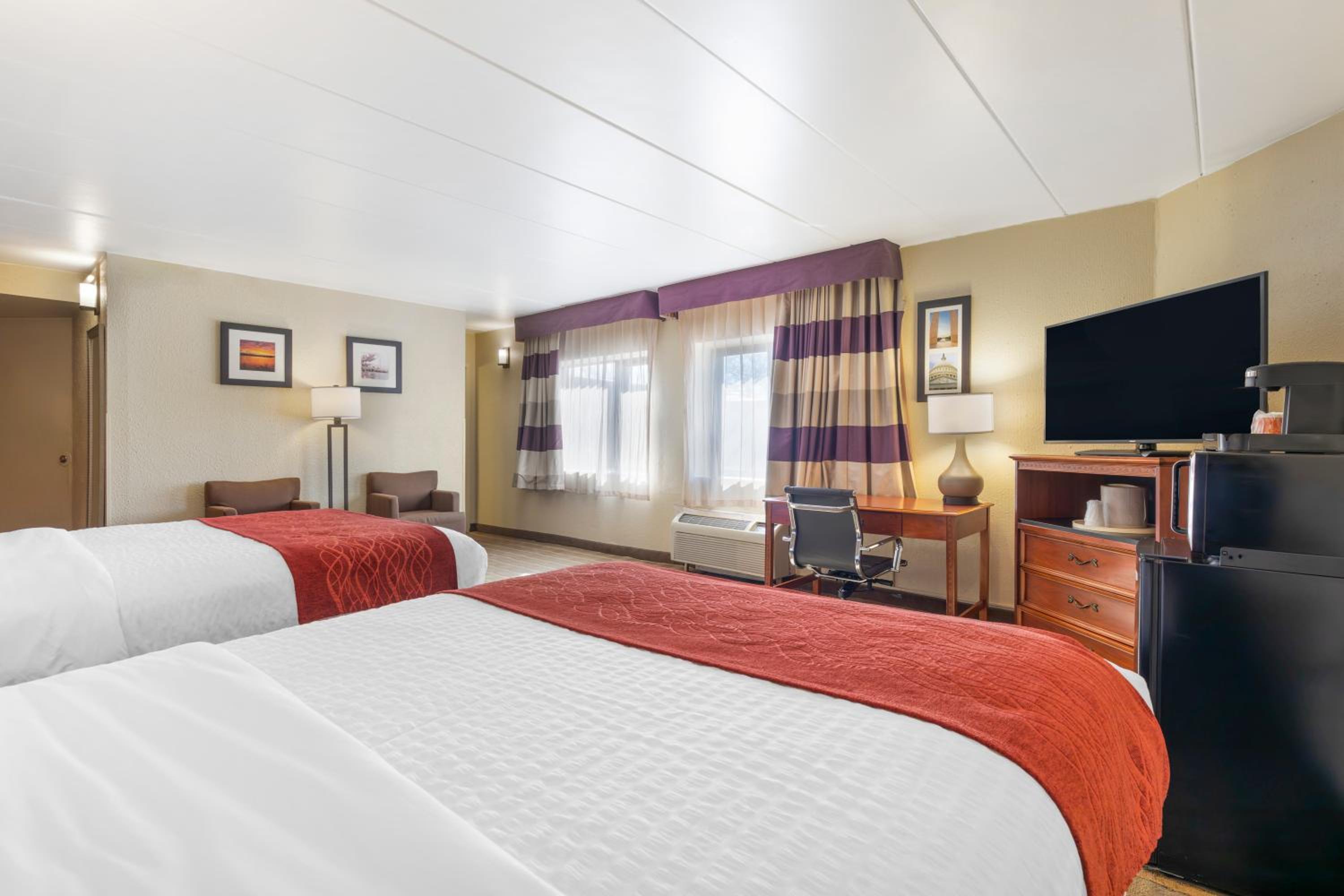Comfort Inn University Center - Property Image 13