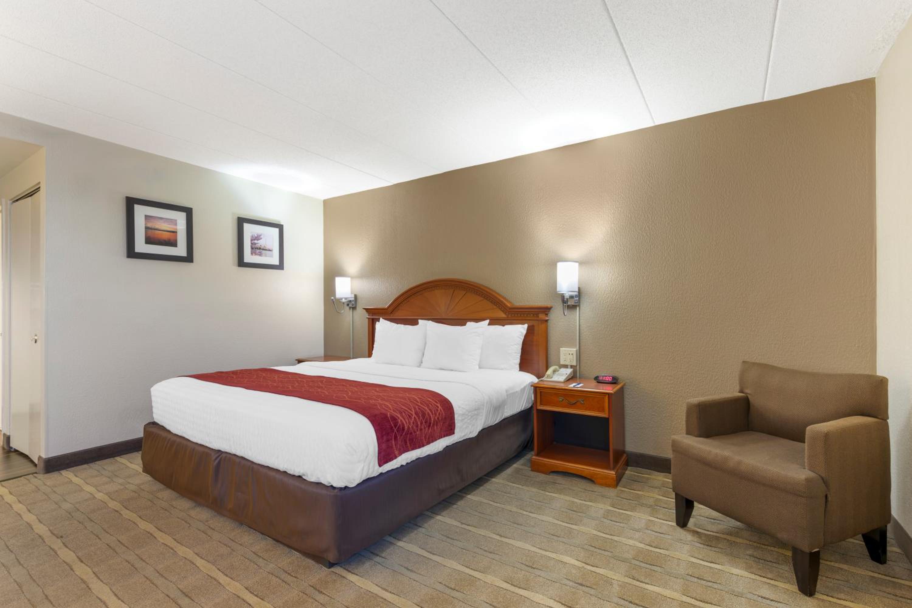 Comfort Inn University Center - Property Image 14