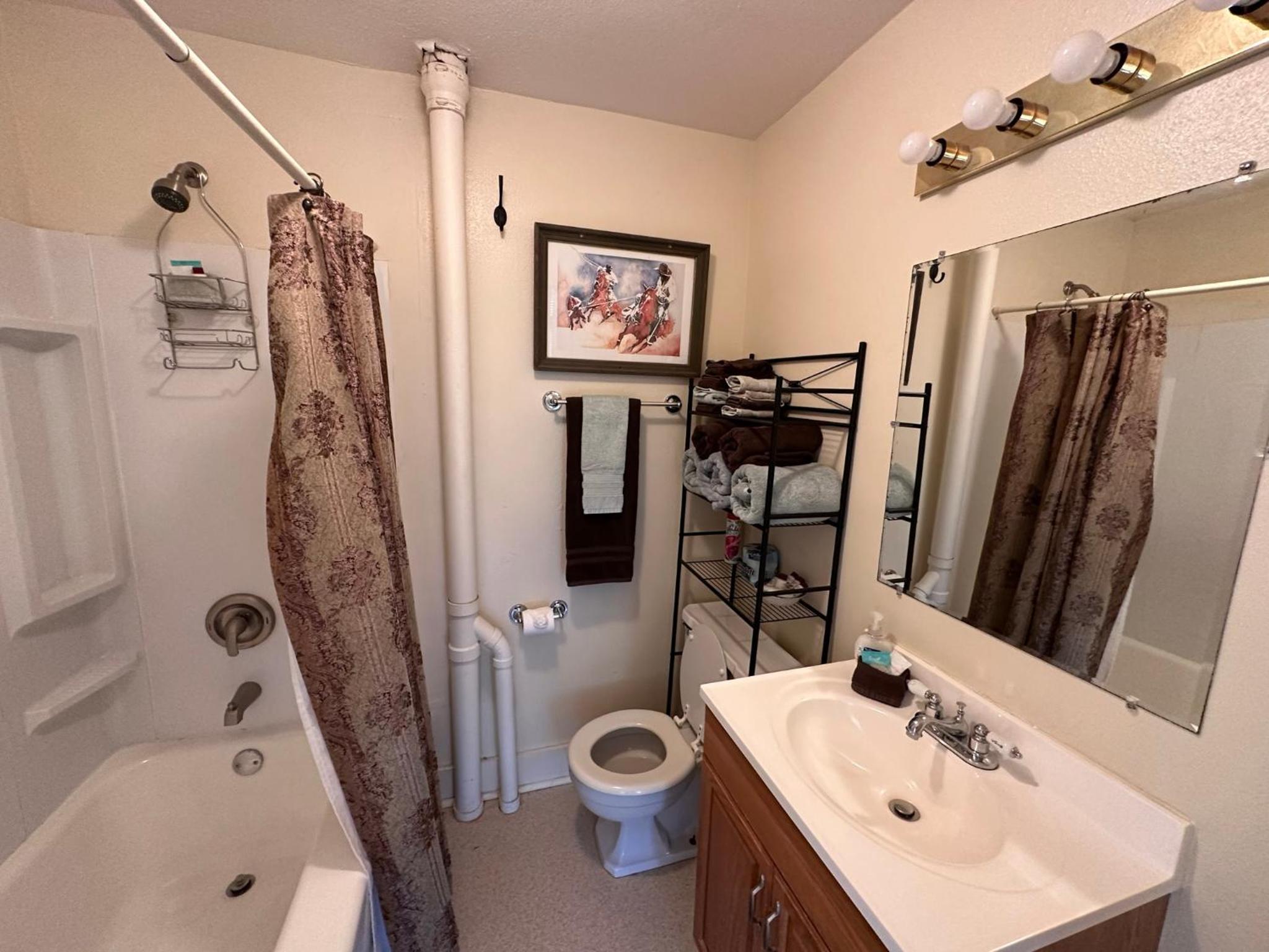 Carriage Inn - Tarpley Suite 5 view 5