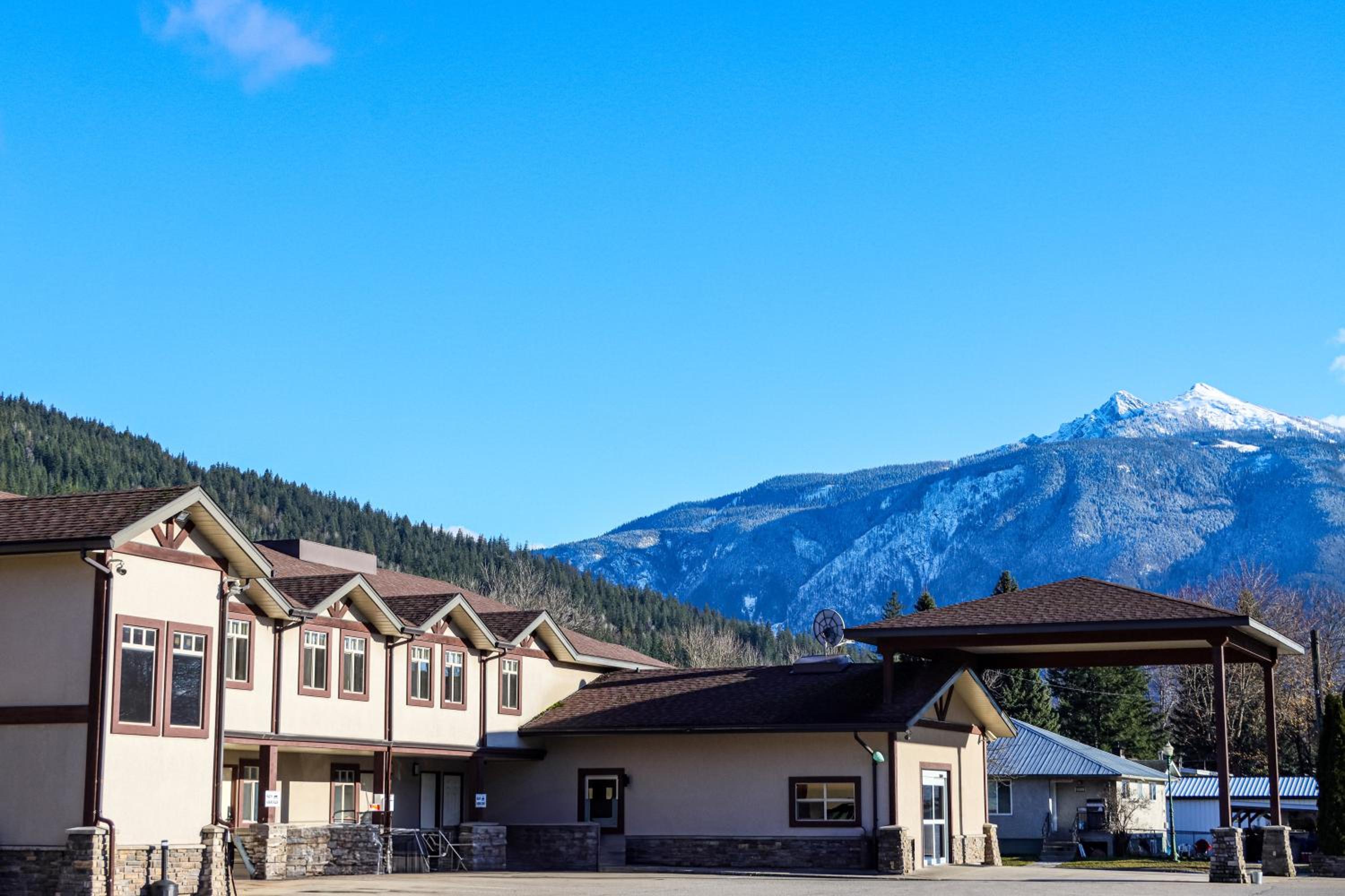 Hotel Northwinds Hotel Revelstoke - Image 1