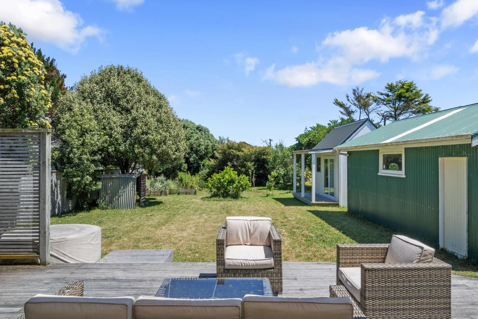 Sunlit Retreat - Te Horo Beach Holiday Home view 3