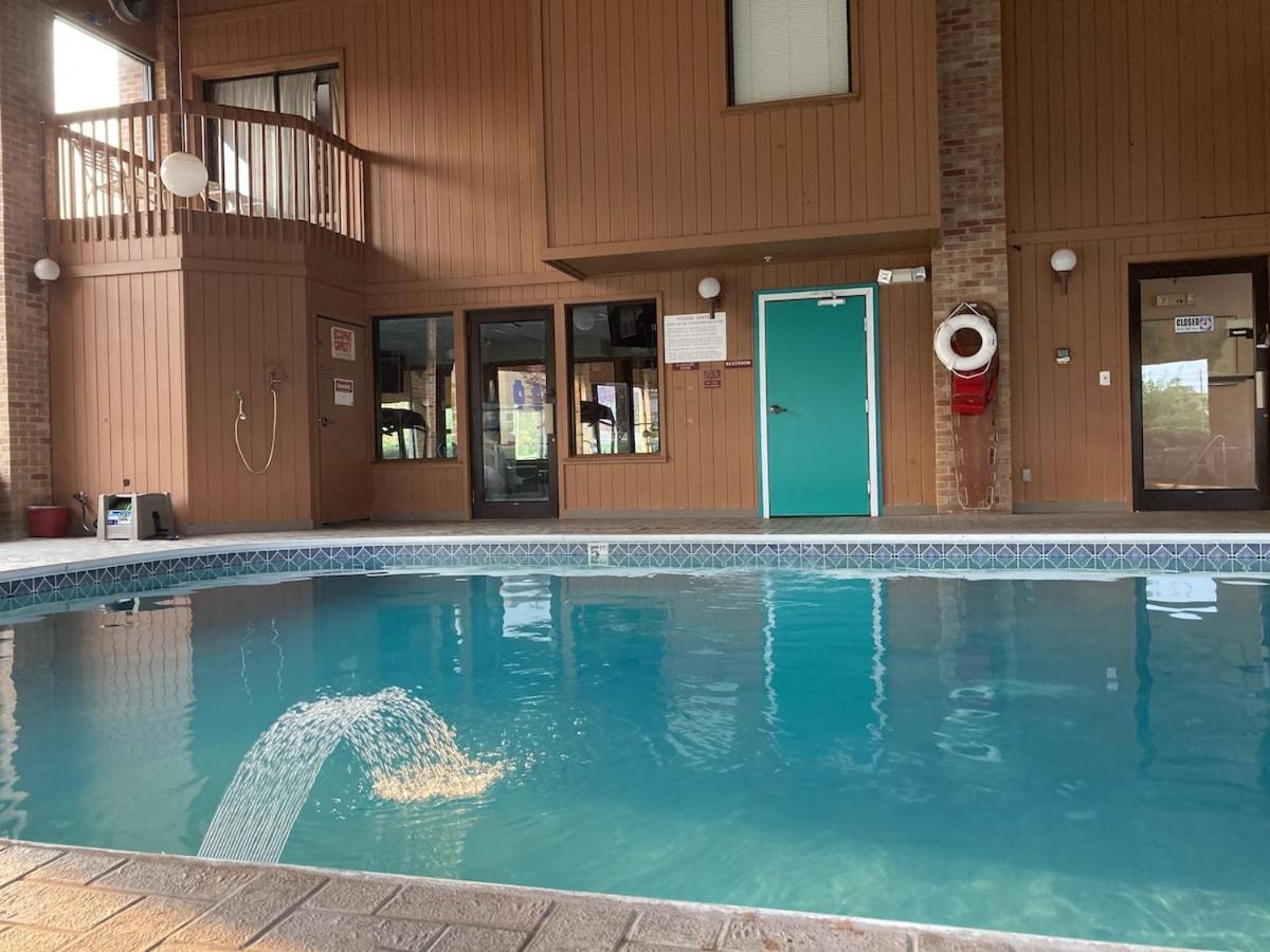 Royal Inn Suites view 3