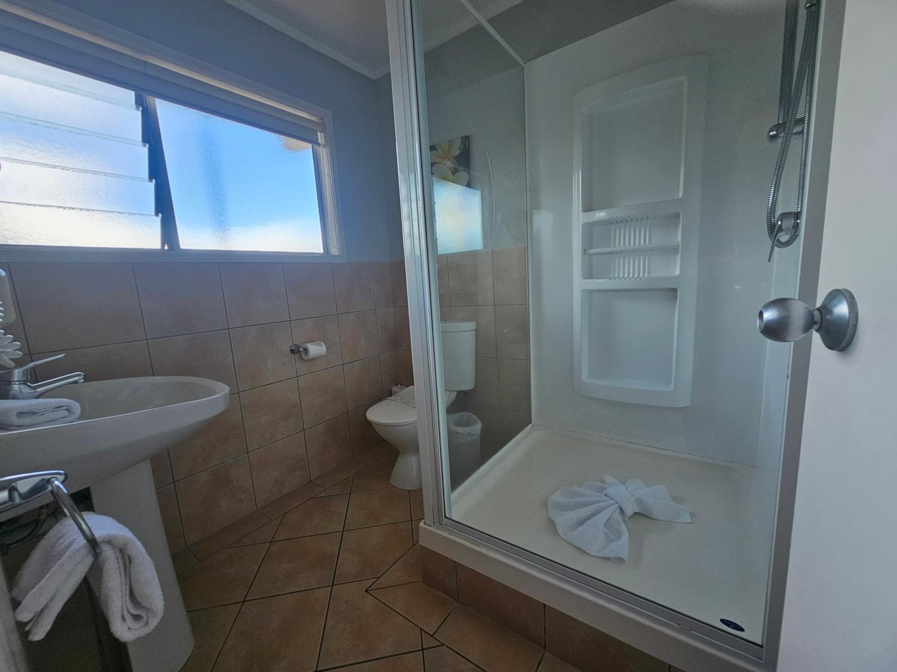 Tui Oaks Motel — photo 60