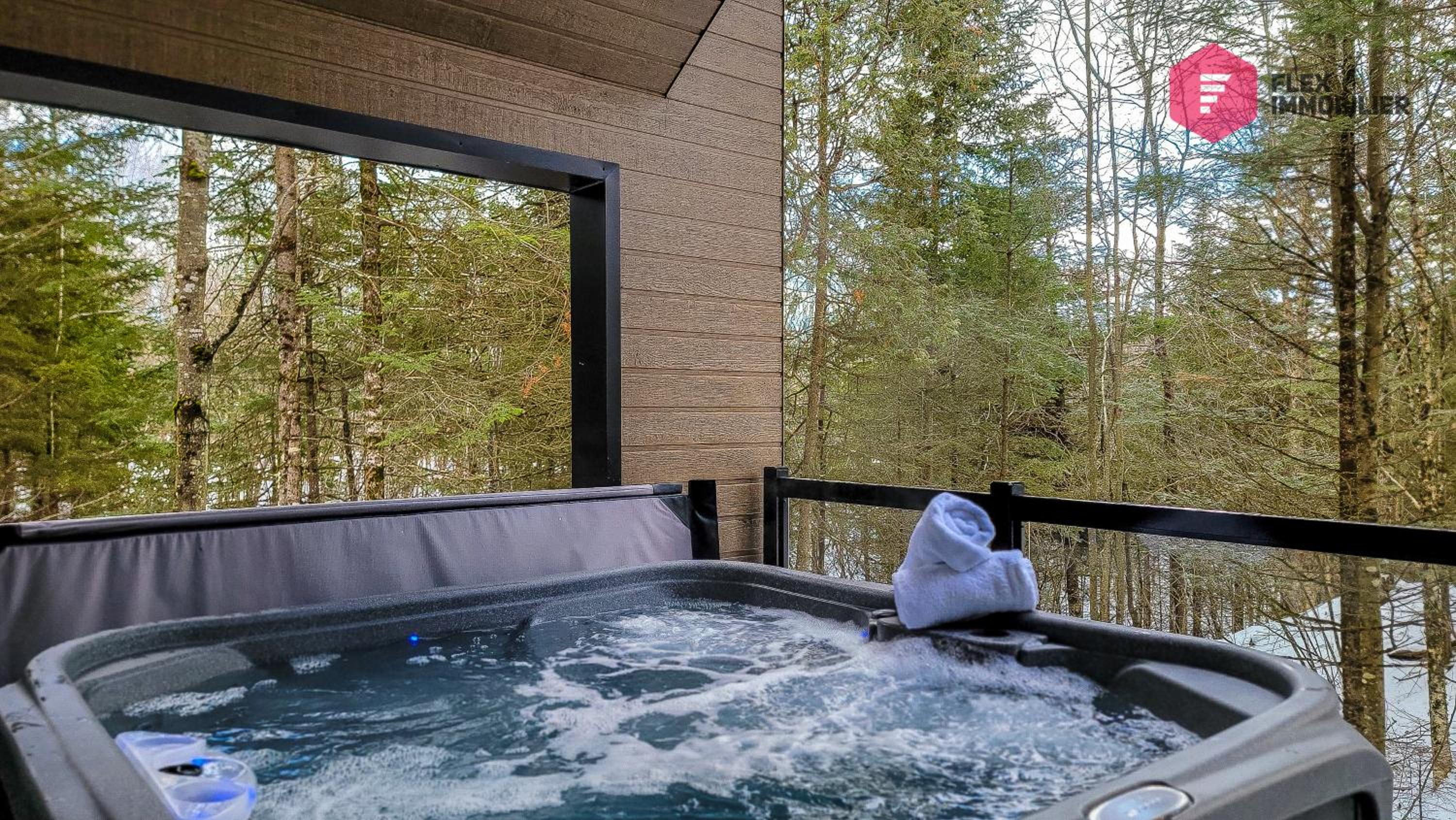 Le Bleu Bourgeois - Chalet 6 pers Spa privé Piscine Sauna - Resort près de Québec view 2