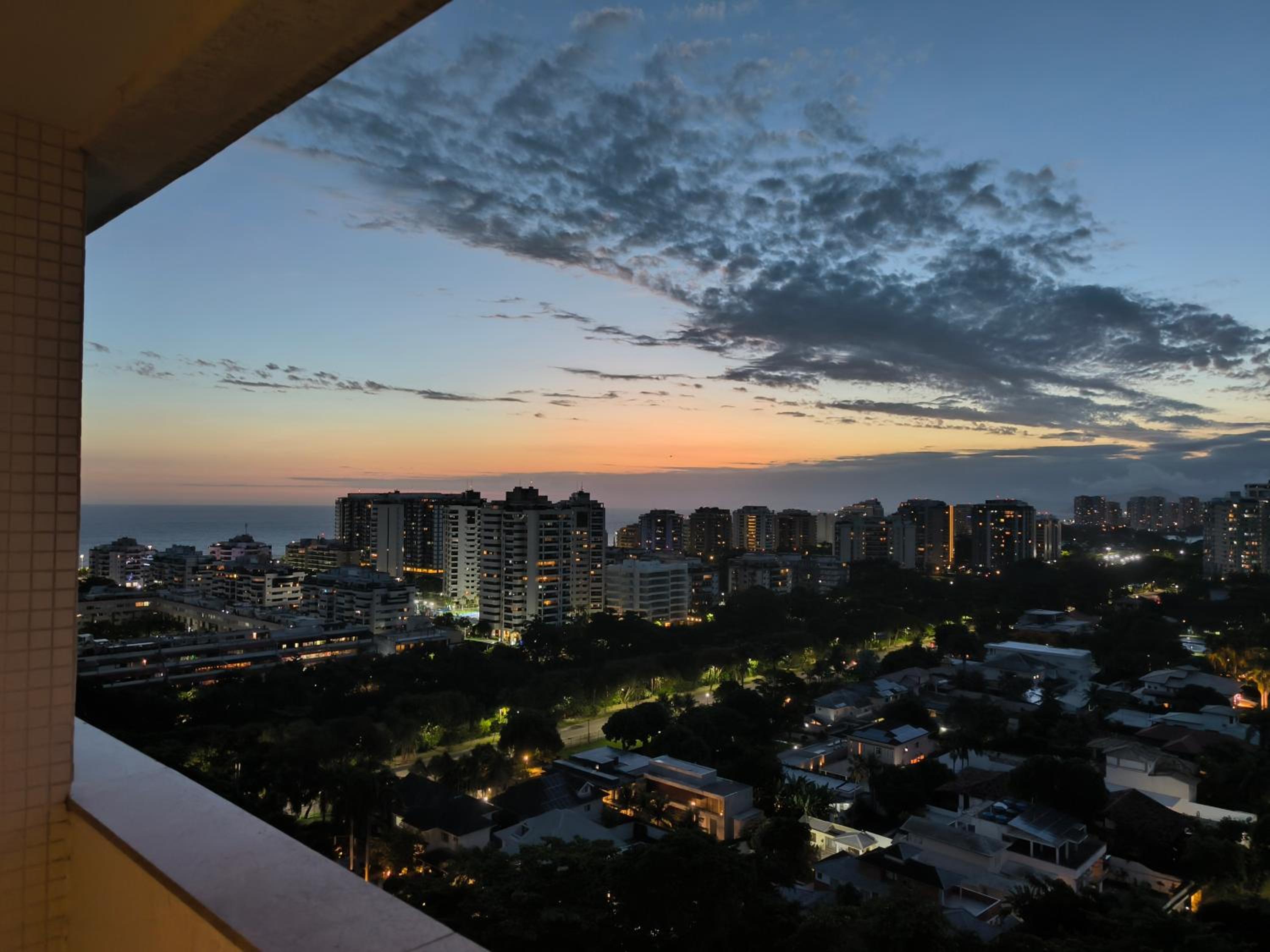Barra Prime Flats, Ed Mediterrâneo, wi-fi 400Mb, balsa pra praia grátis, ar condicionado novo!