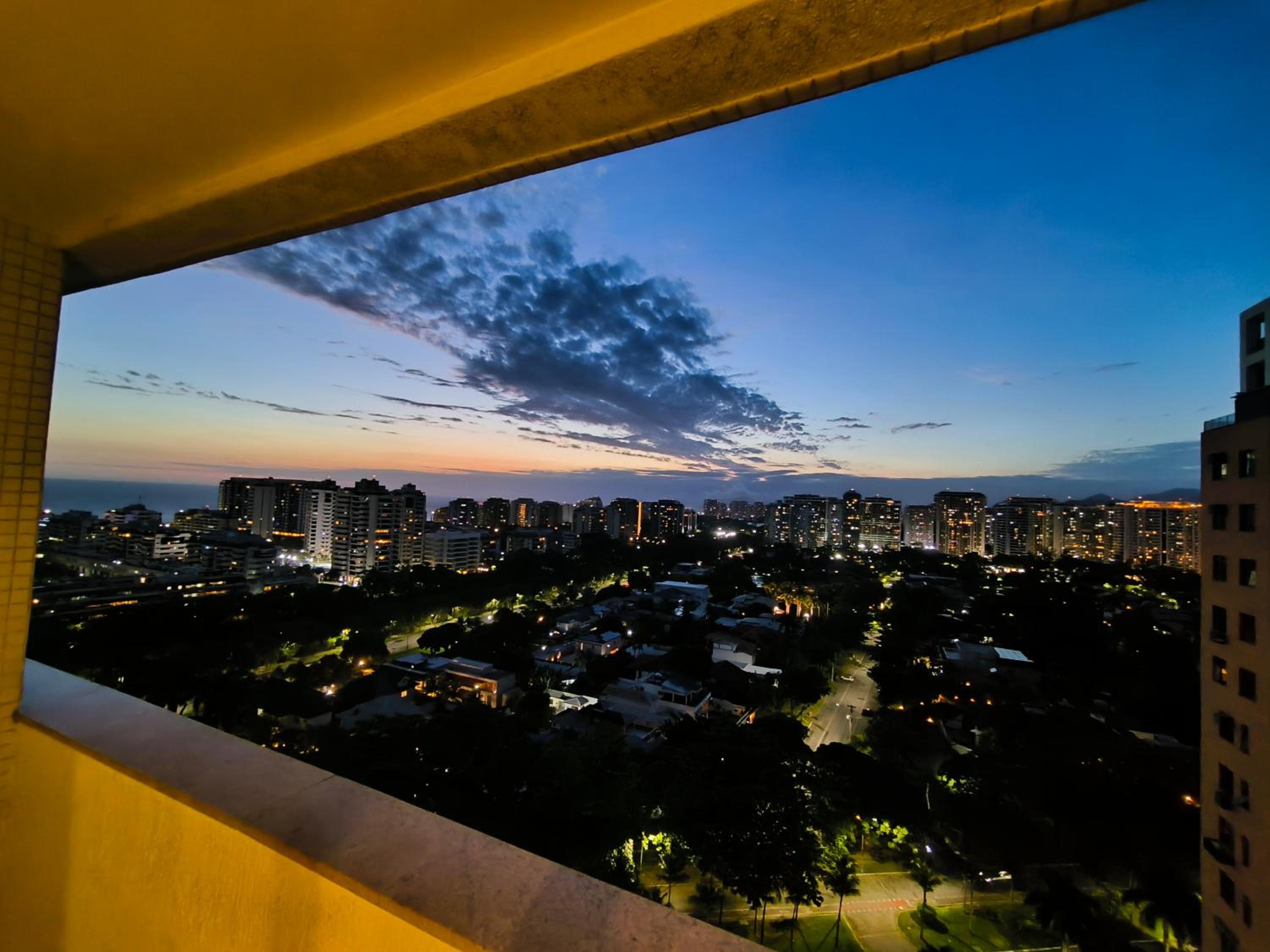 Barra Prime Flats, Ed Mediterrâneo, wi-fi 400Mb, balsa pra praia grátis, ar condicionado novo!