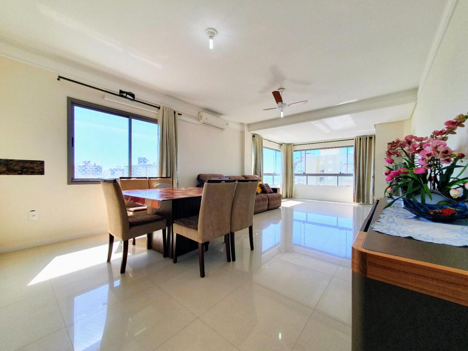 Aconchegante apartamento com vista mar.
