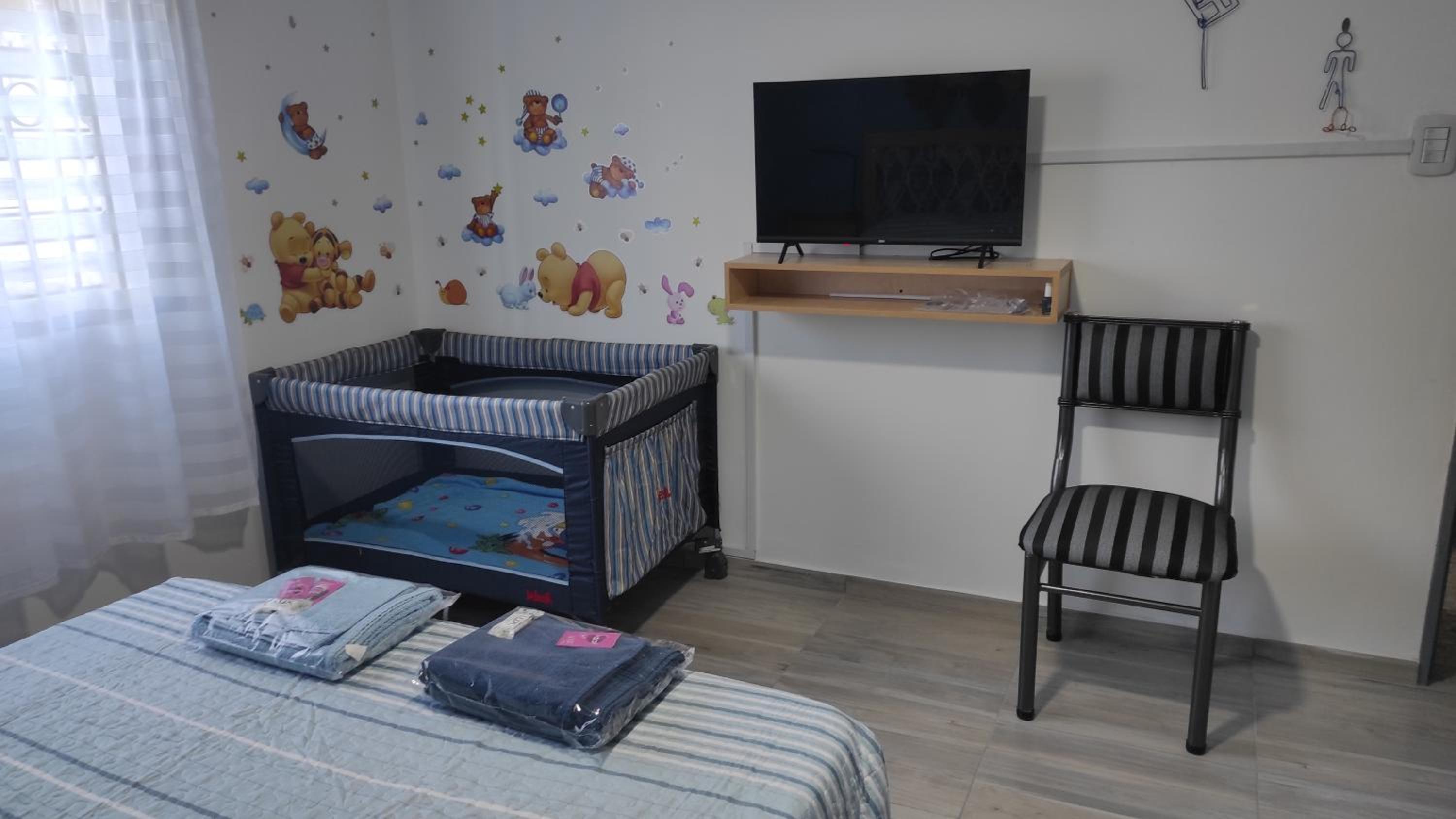 Casa con pileta a 21 minutos de aeropuerto de Ezeiza tranfer opcional las 24 horas amplio parque para mascotas