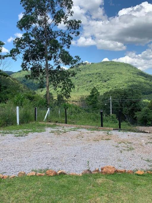 Casinha na serra para até 4 pessoas