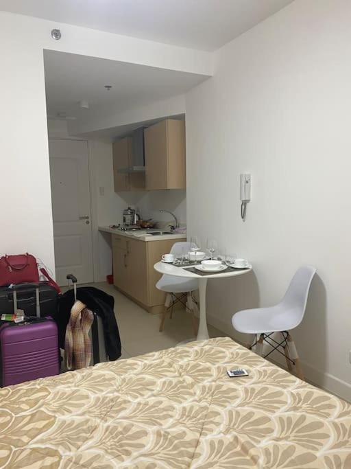 Feby Condo Staycation