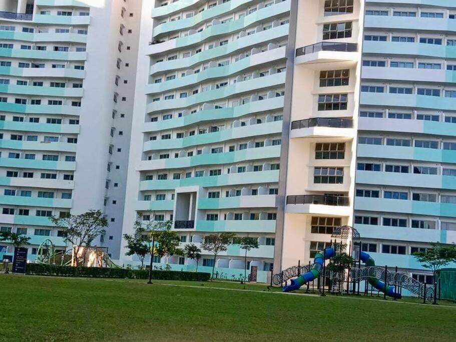 Feby Condo Staycation
