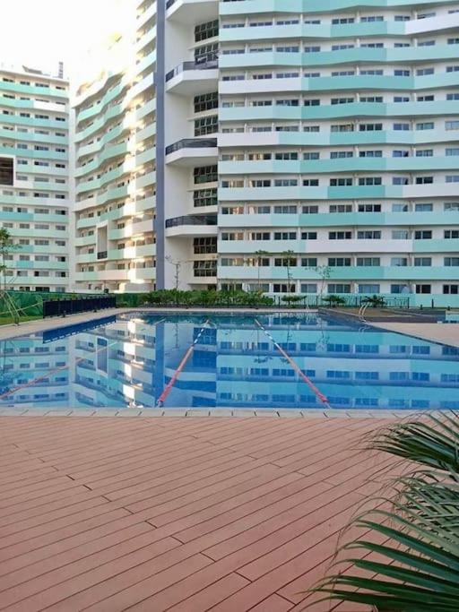 Feby Condo Staycation