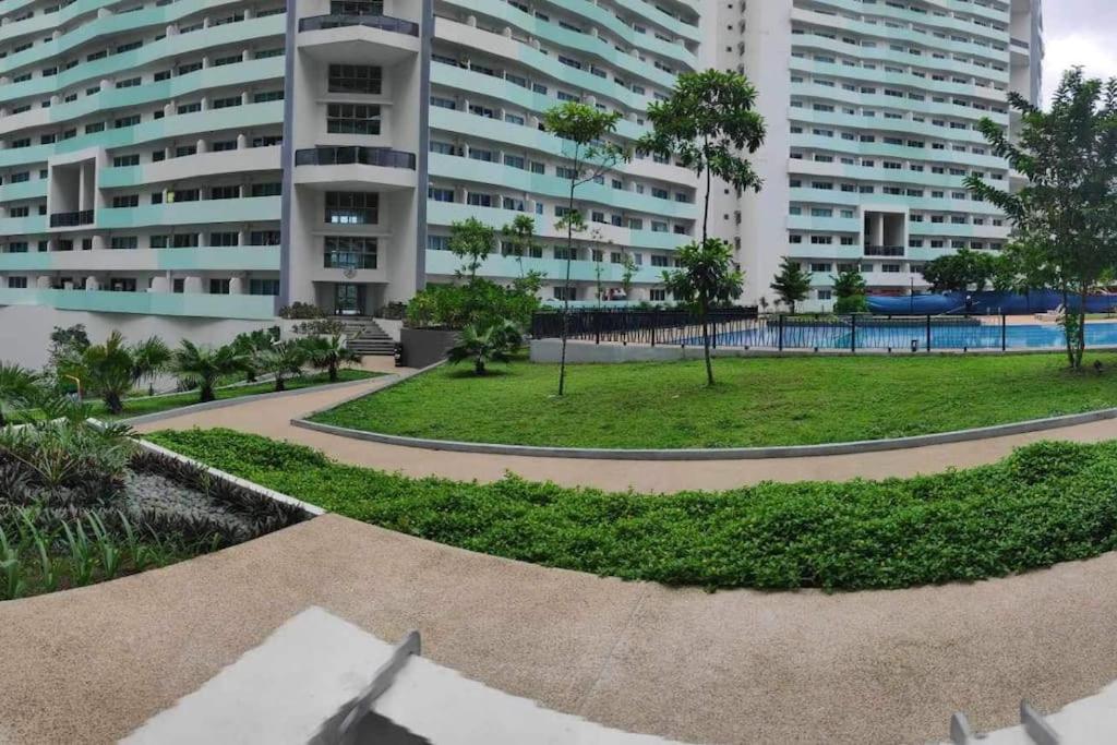 Feby Condo Staycation