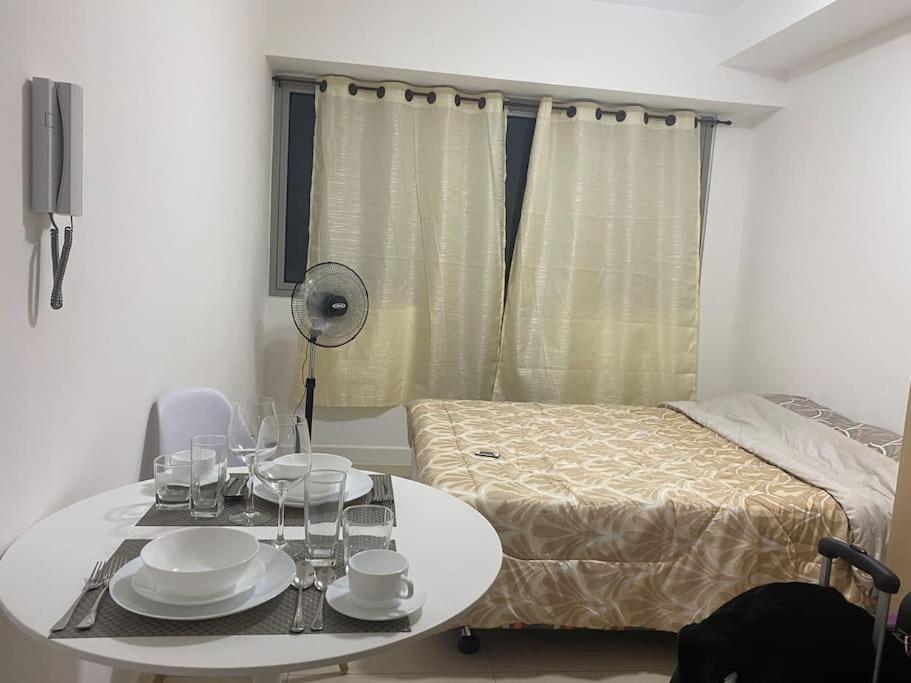 Feby Condo Staycation