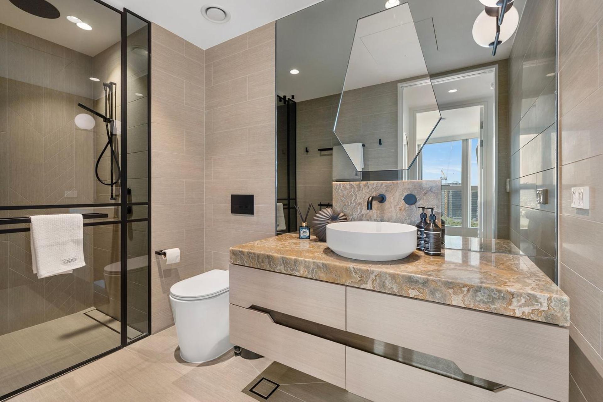 Jewel Luxury 1 Bedroom Apartment - CoastHM