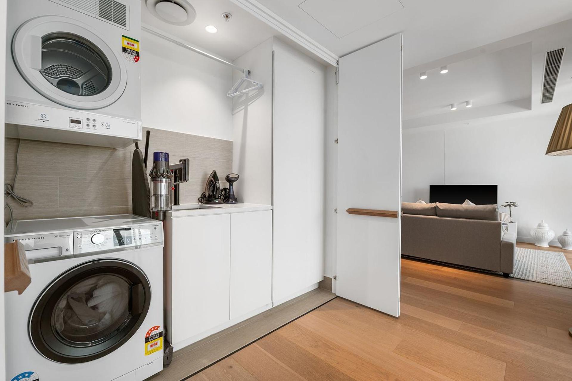Jewel Luxury 1 Bedroom Apartment - CoastHM
