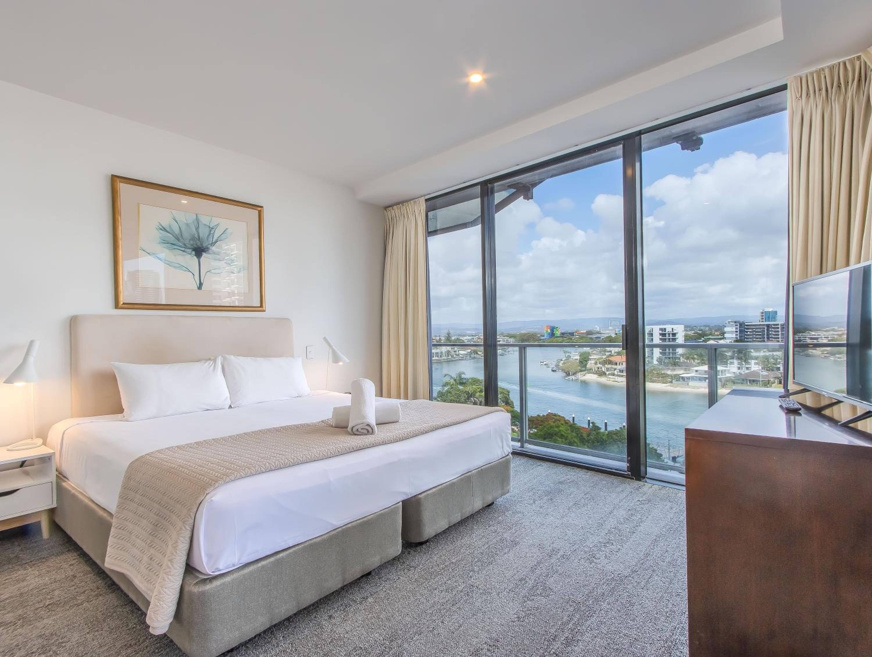 Circle on Cavill - Hosted by Coastal Letting Co.