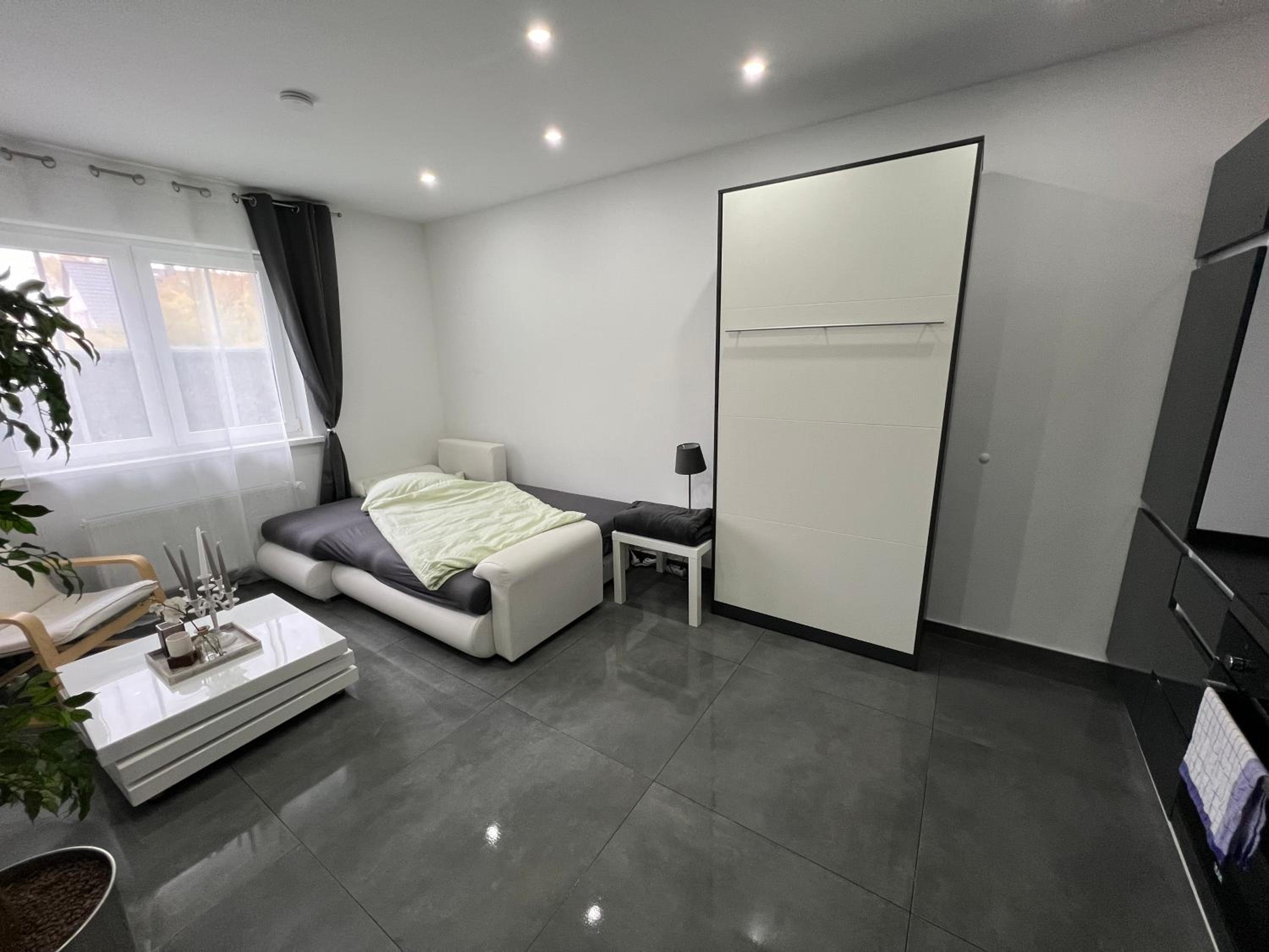 Schönes 2 Zimmer Apartment an der Stadt Grenze mit Klimaanlage