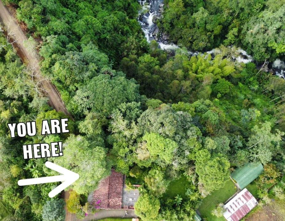 Casa y cabaña campestres, 14 personas, vocación familiar y descanso