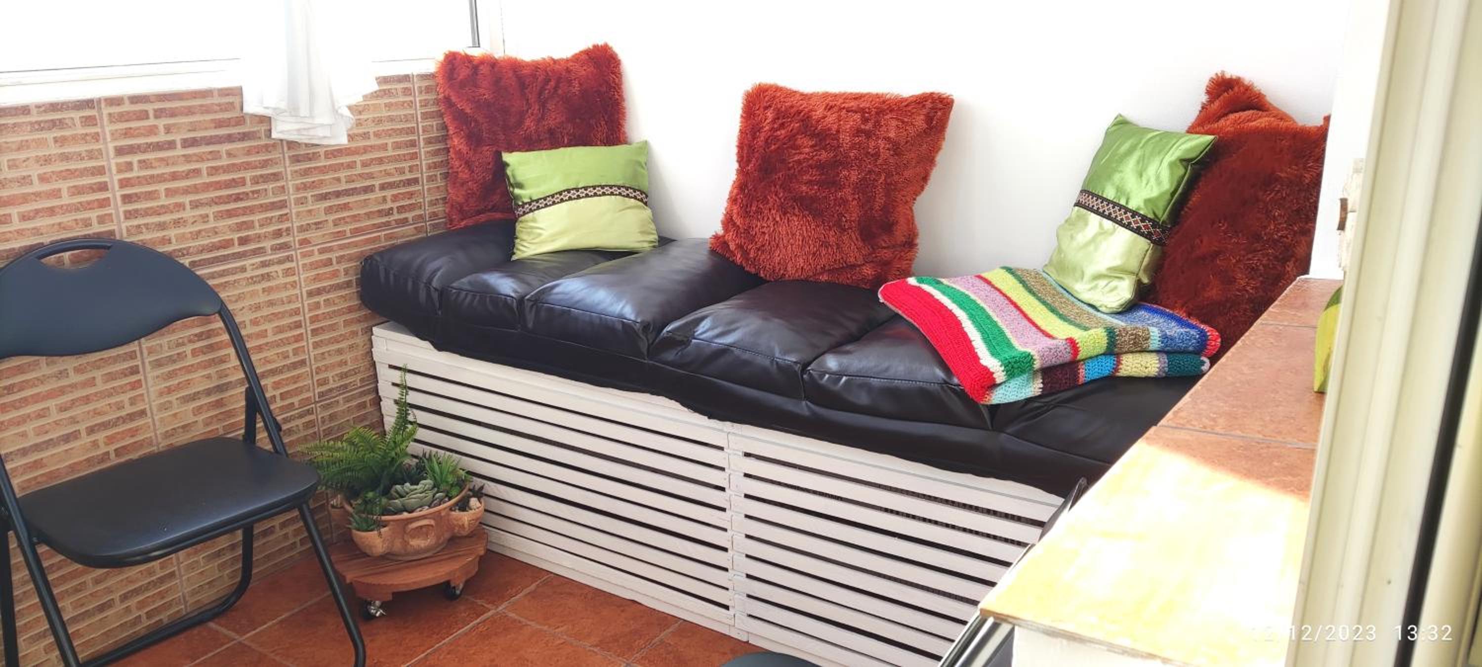 Platinum Apartment - apartament cu 3 camere, 2 dormitoare, 2 bai, bucatarie complet utilata, living, 2 balcoane