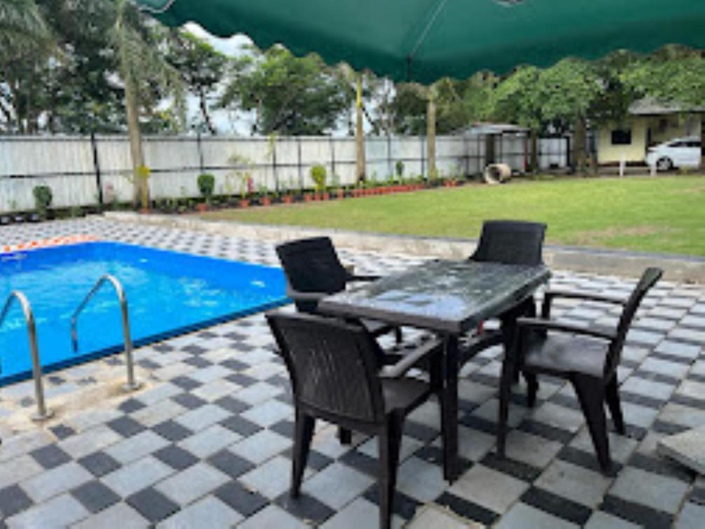 Farm House,Palm Castle , Savarde view 5