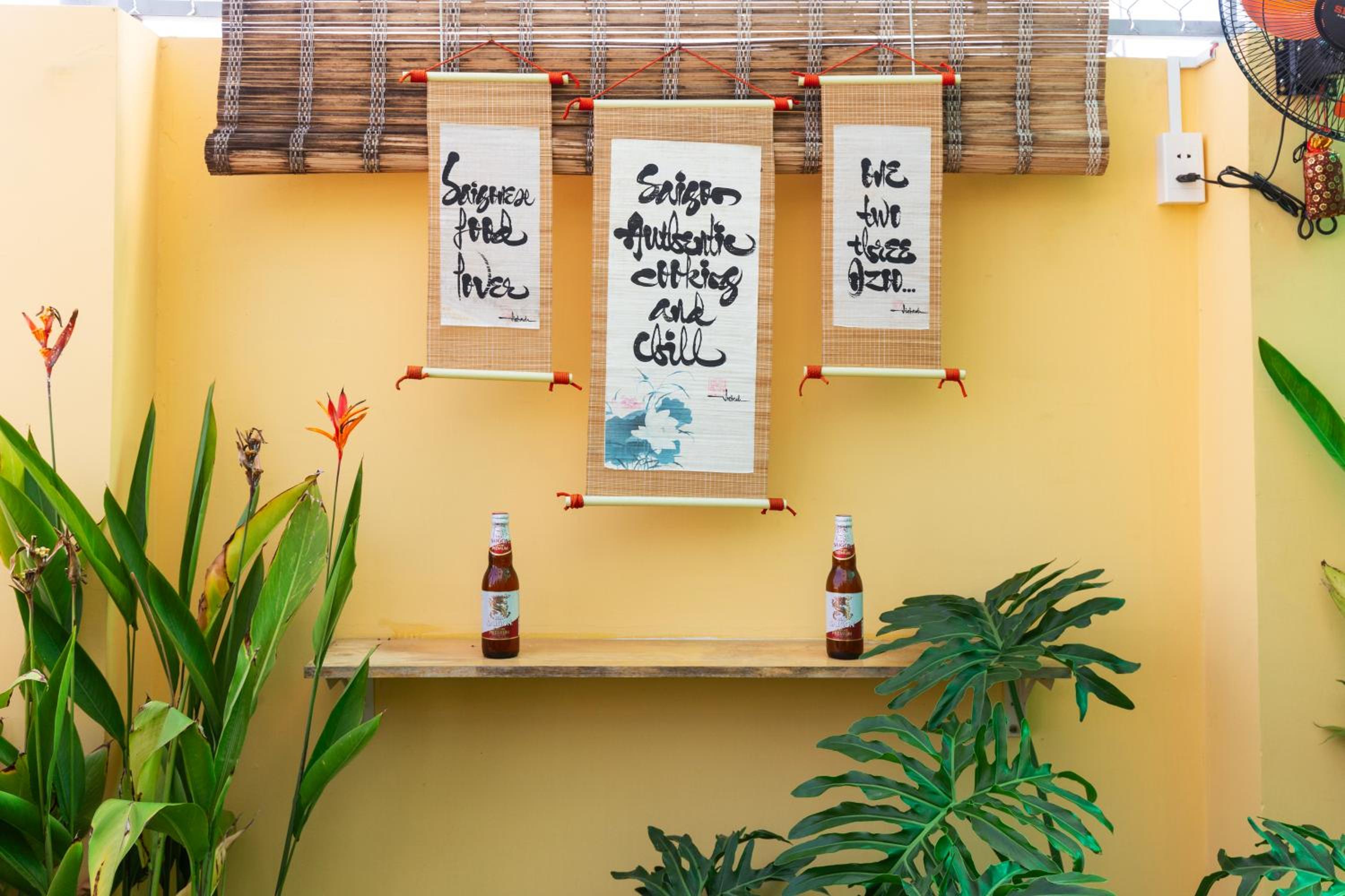 Saigon Authentic Hostel - Local Vibes, City Tours, Cooking Dinner, Evening Streetfood, Free Menu Breakfast, Gym & Rooftop
