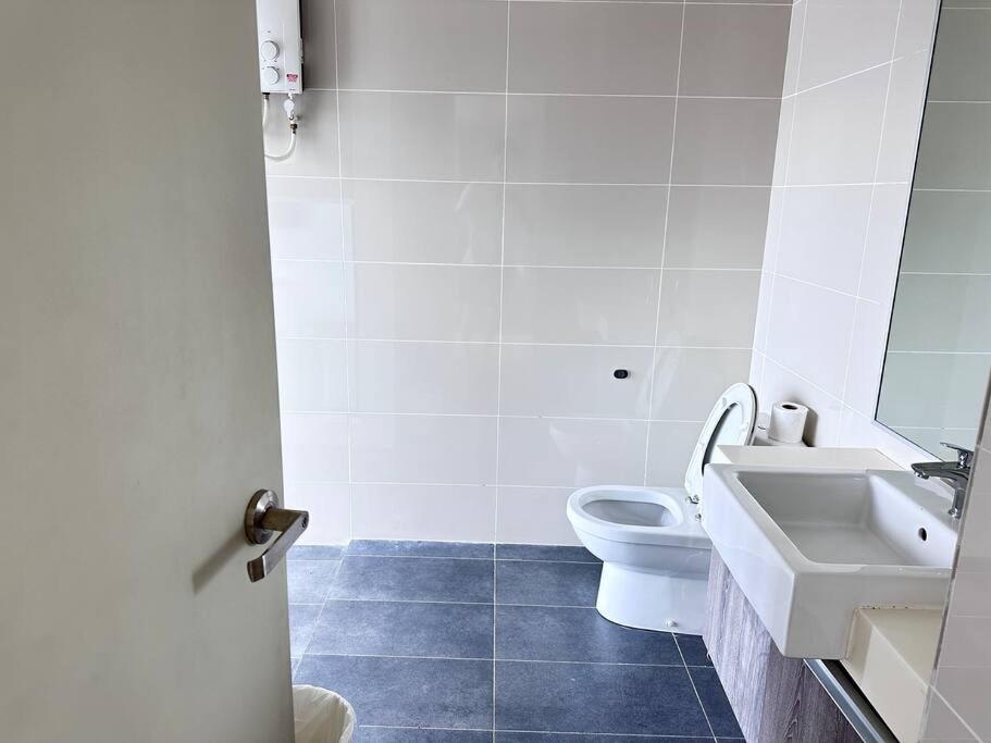 Mid Valley Southkey Mosaic- 6 Pax- 2 Bedroom
