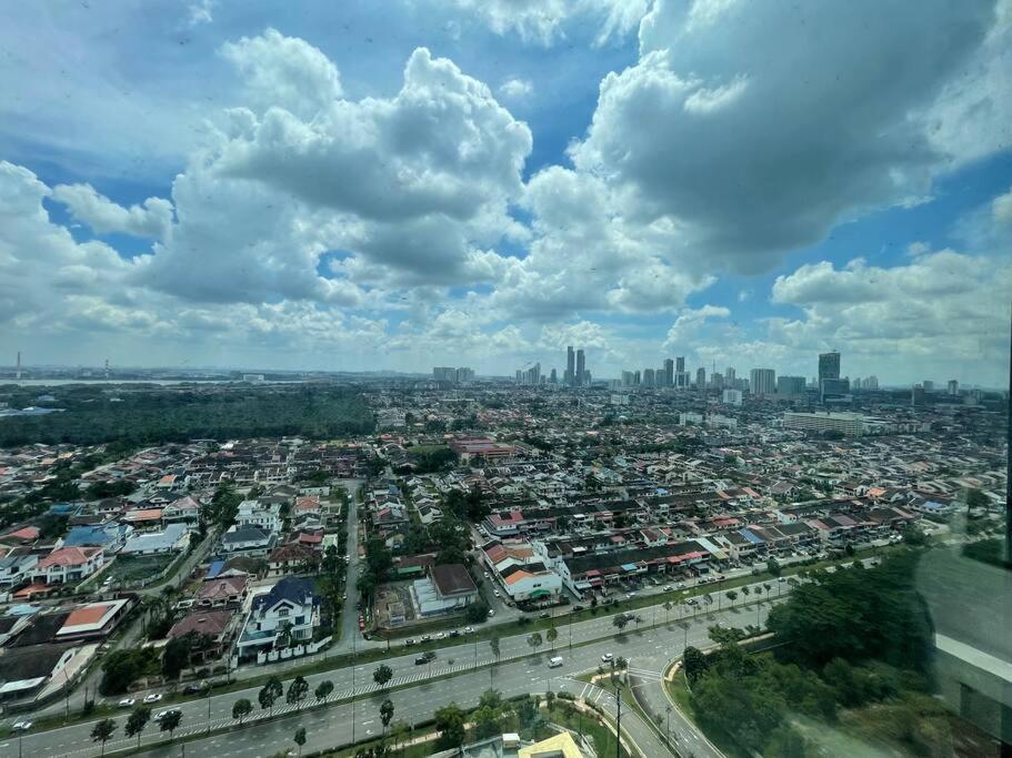 Mid Valley Southkey Mosaic- 6 Pax- 2 Bedroom