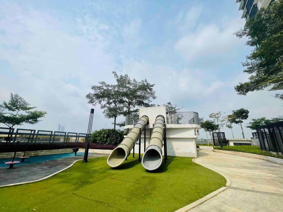 Mid Valley Southkey Mosaic- 6 Pax- 2 Bedroom