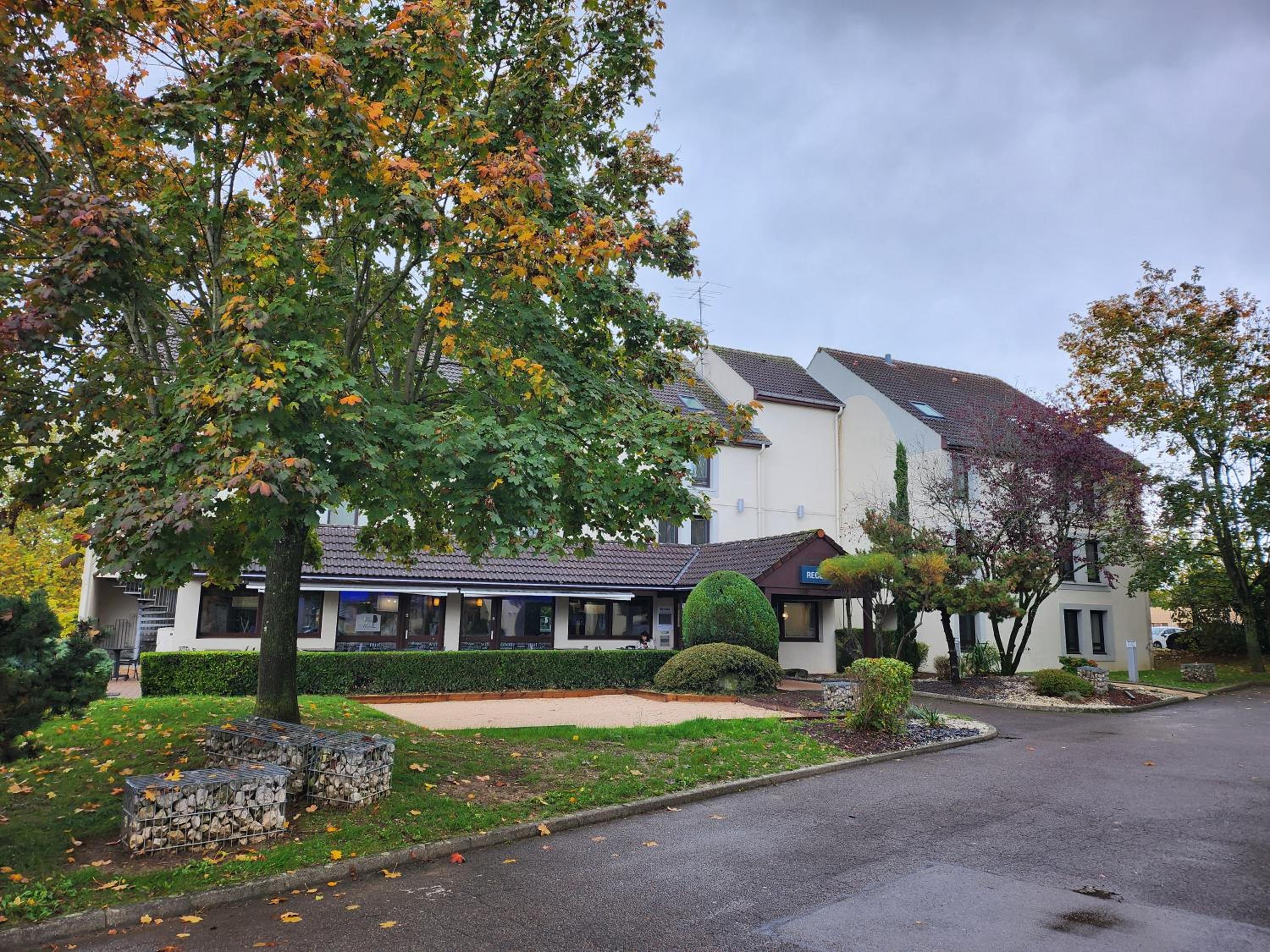 Hotel Kyriad Dijon Est Mirande - Image 1