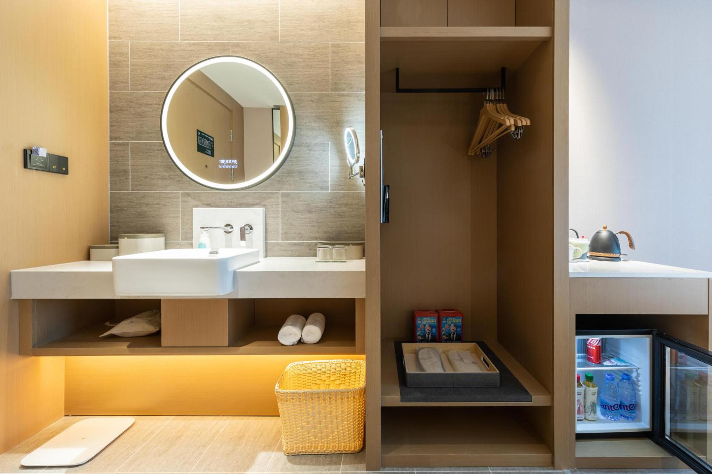 Atour Hotel Tianjin Marina Third Street MSD