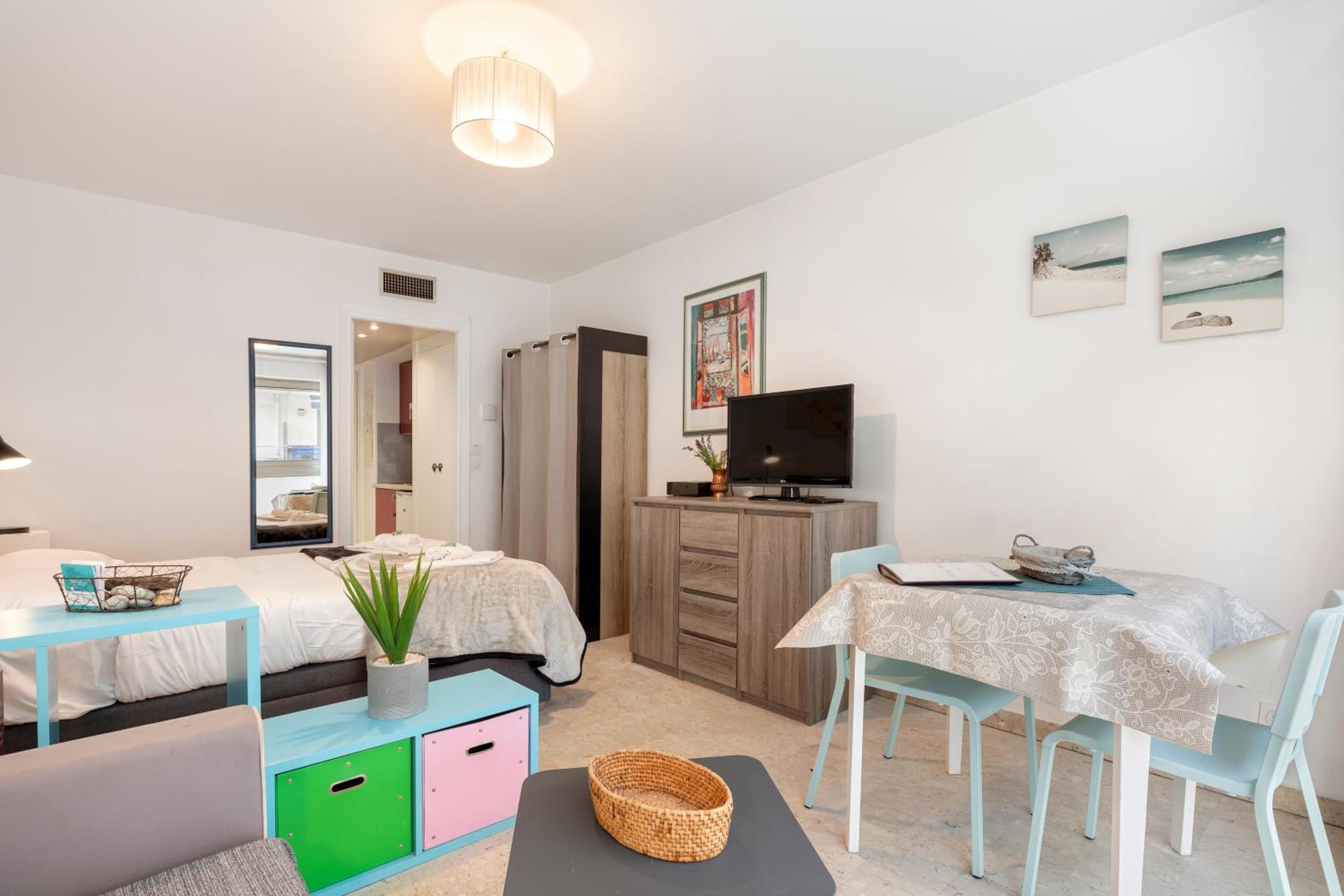 Studio Massenet Five stars holiday house view 4