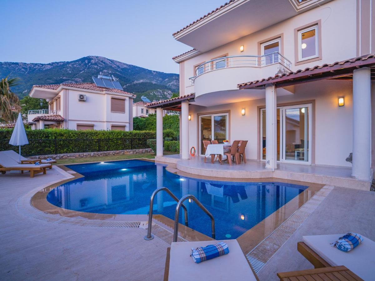 Hanel Life Royale 15 Villa With Private Pool view 3