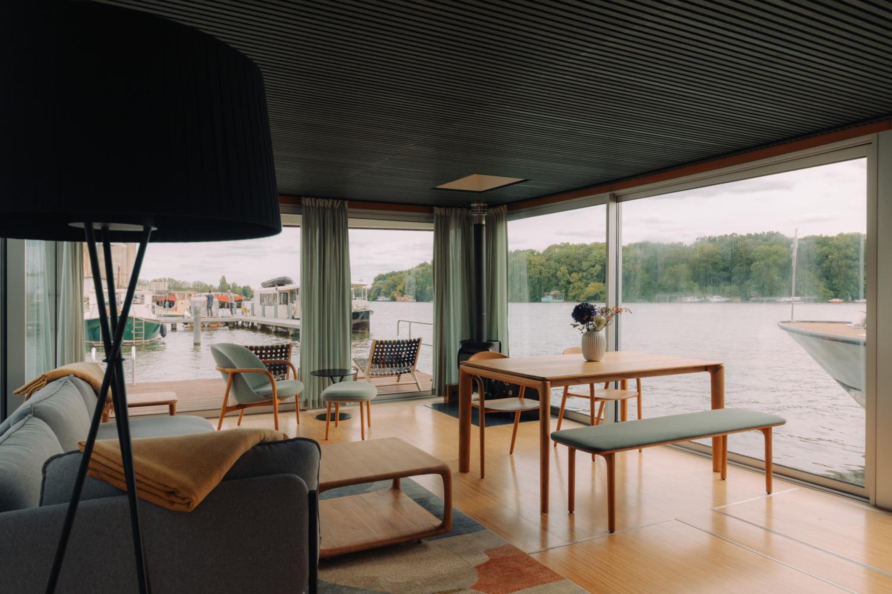 JULIA - Schwimmendes Apartment